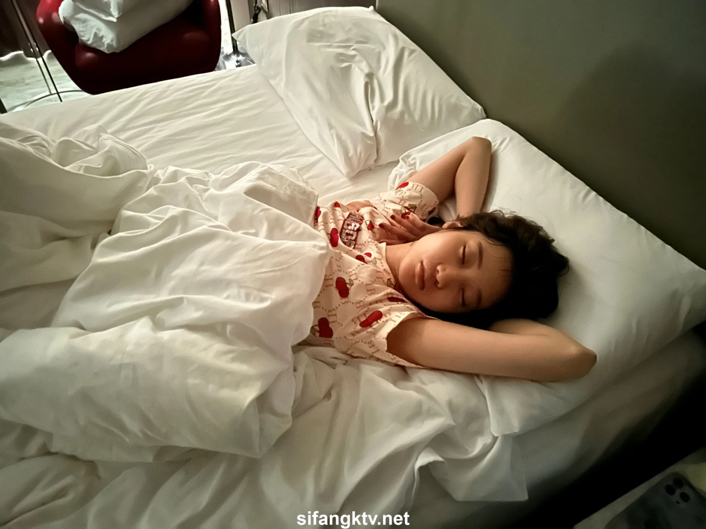 国模小初大尺度人体私拍套图 - Photo 1077