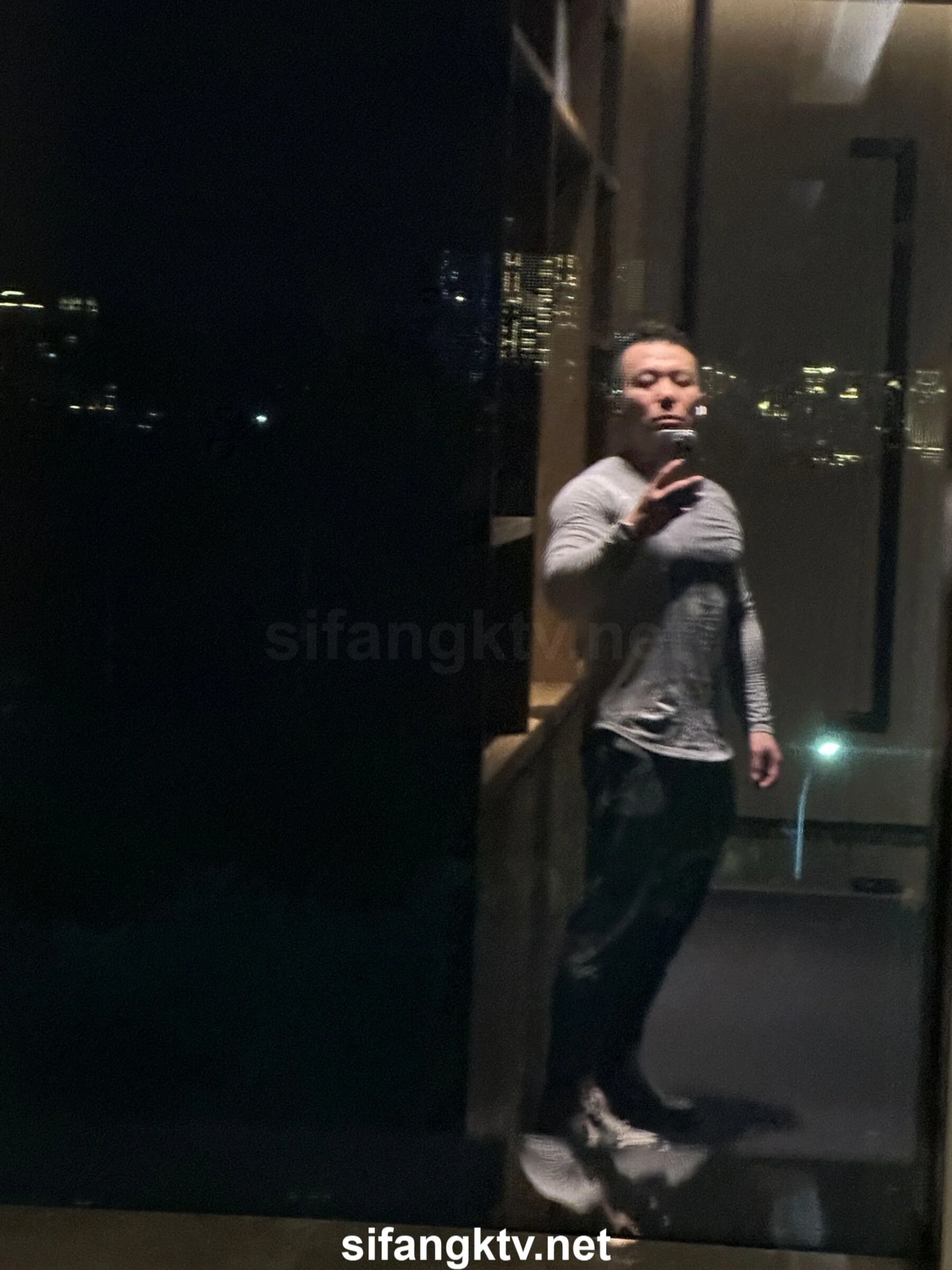 国模小初大尺度人体私拍套图 - Photo 1107