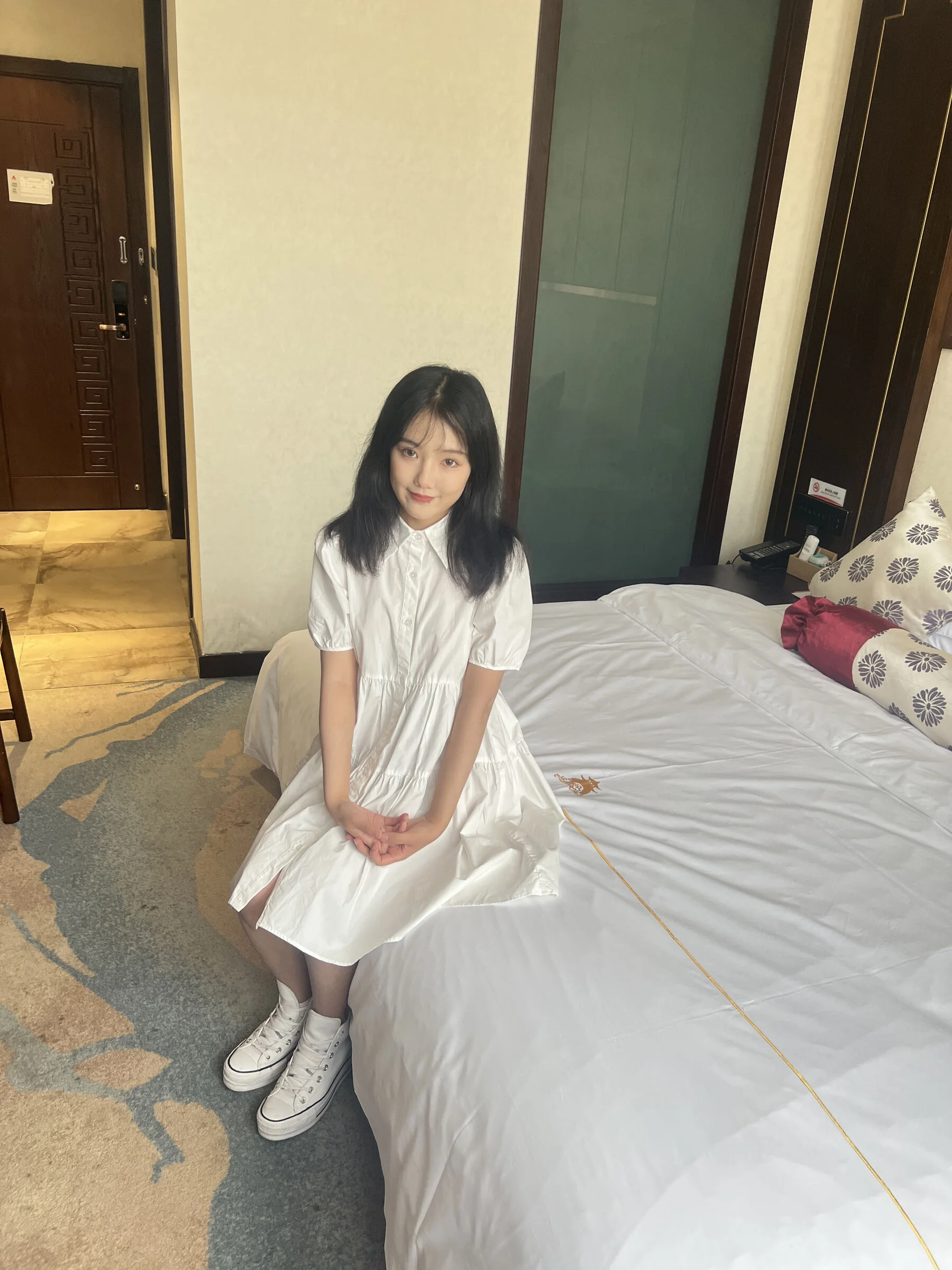 国模小新大尺度人体私拍套图 - Photo 6
