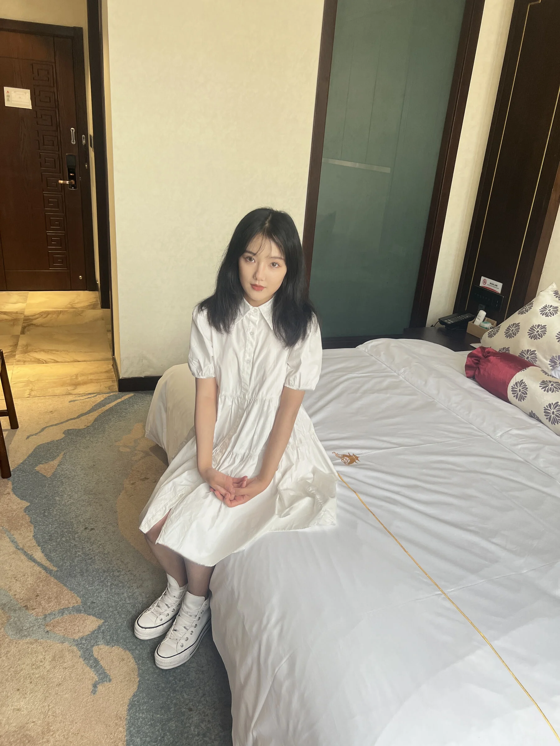 国模小新大尺度人体私拍套图 - Photo 7