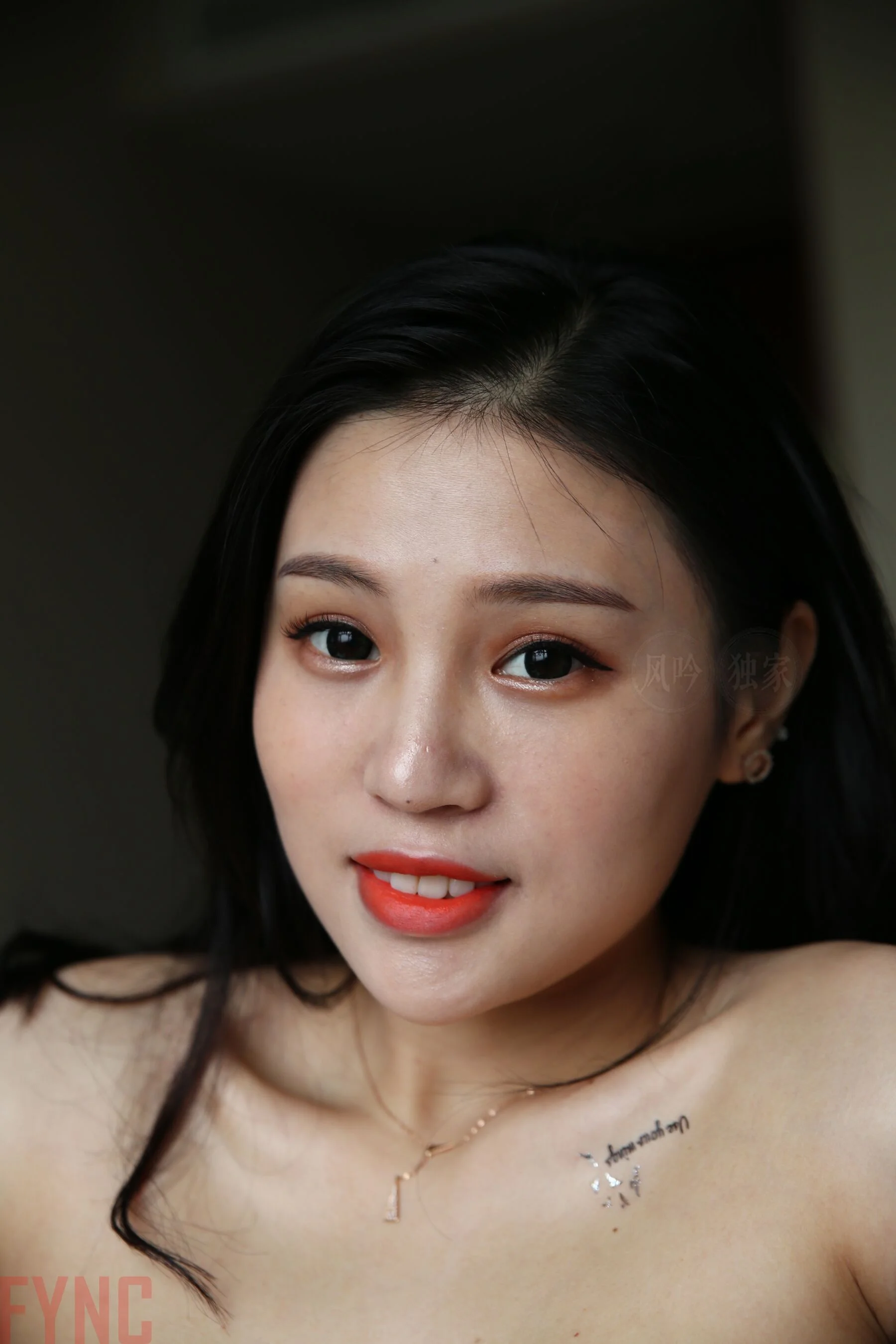 国模莉莉大尺度人体私拍套图 - Photo 401