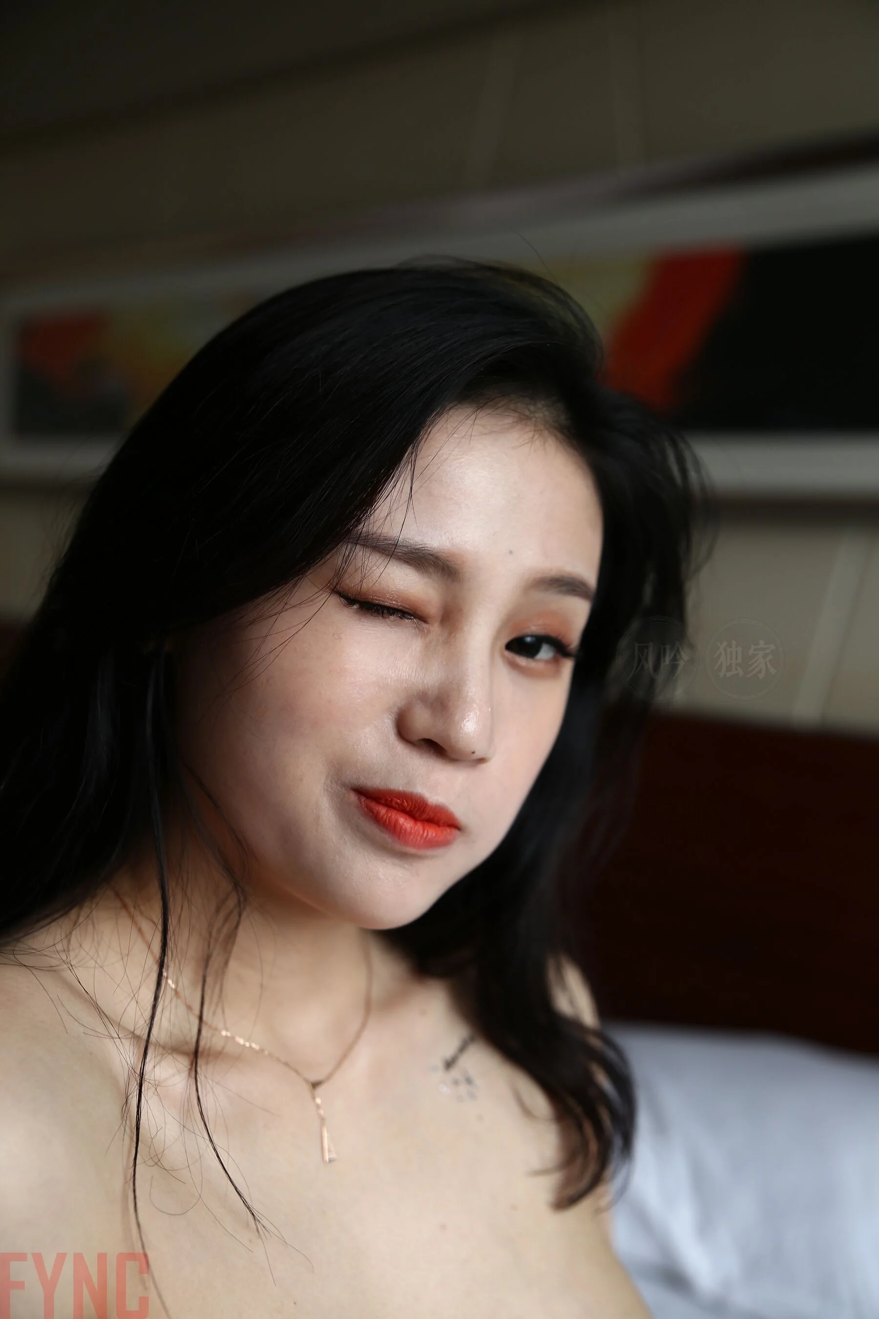 国模莉莉大尺度人体私拍套图 - Photo 1382