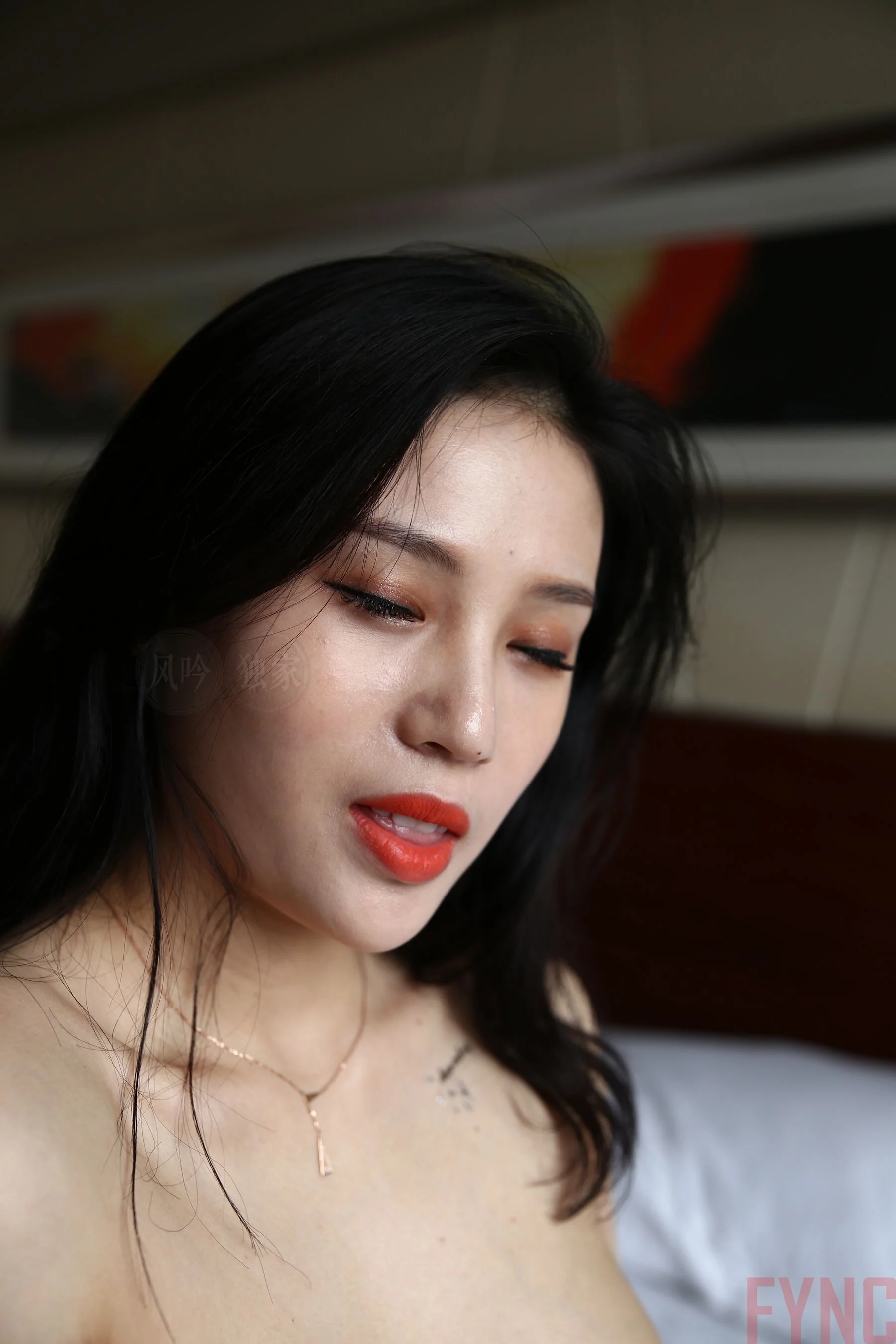 国模莉莉大尺度人体私拍套图 - Photo 1384