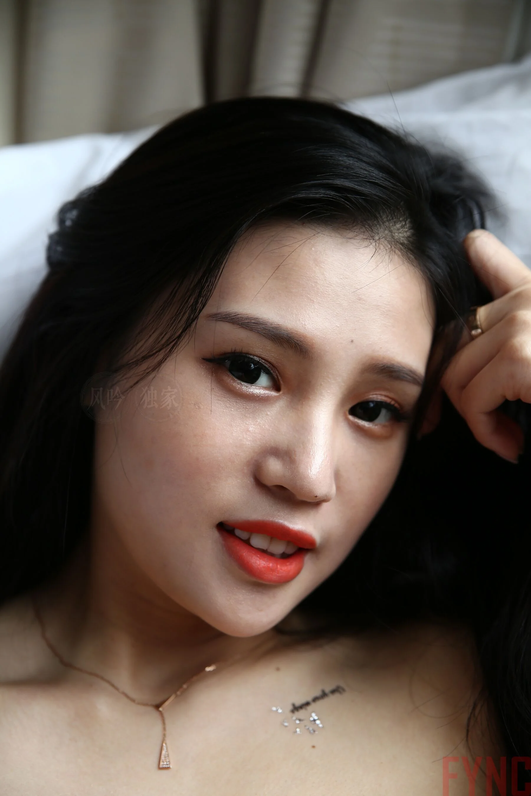 国模莉莉大尺度人体私拍套图 - Photo 1611