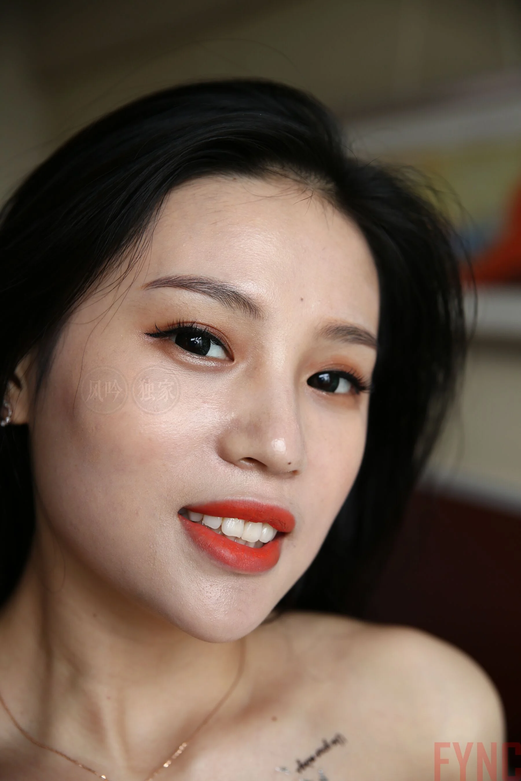 国模莉莉大尺度人体私拍套图 - Photo 2110