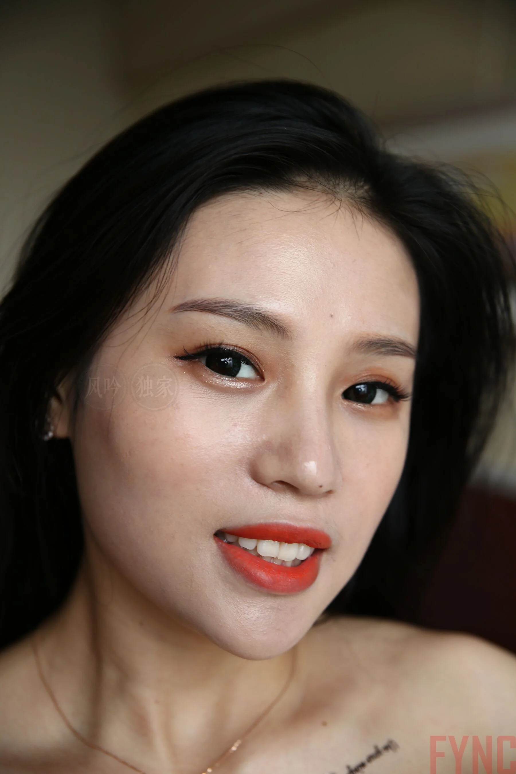 国模莉莉大尺度人体私拍套图 - Photo 2113