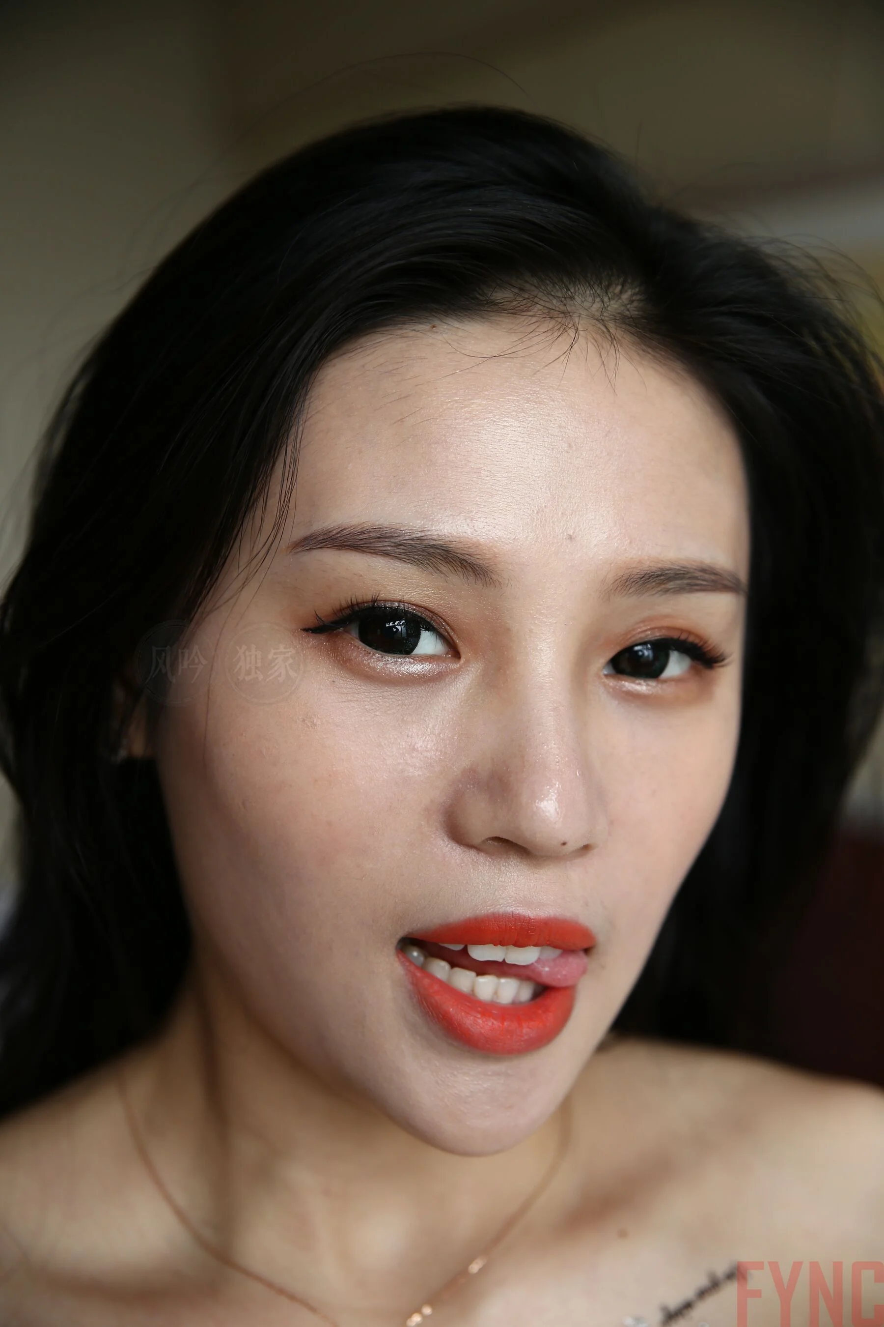 国模莉莉大尺度人体私拍套图 - Photo 2114