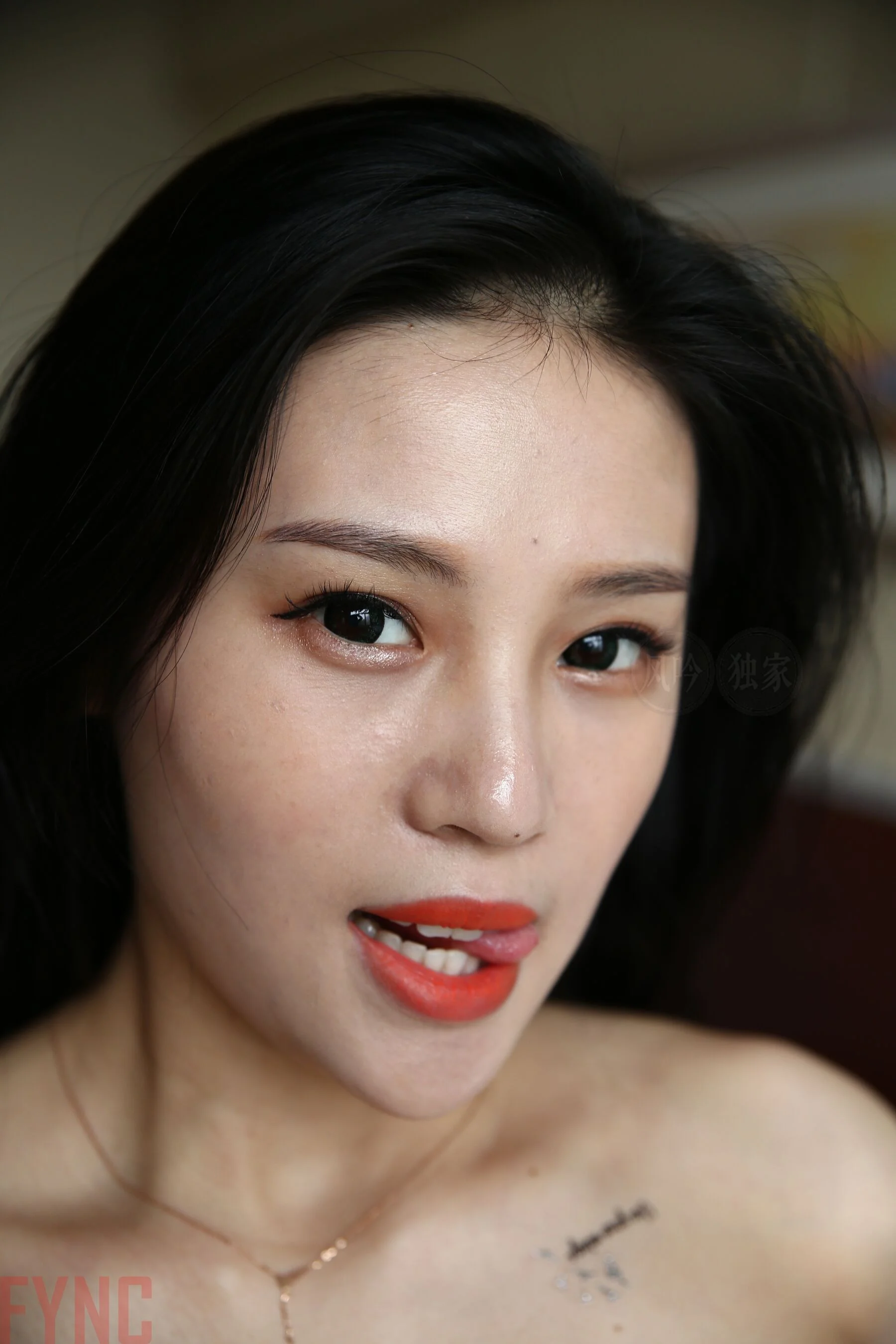 国模莉莉大尺度人体私拍套图 - Photo 2116