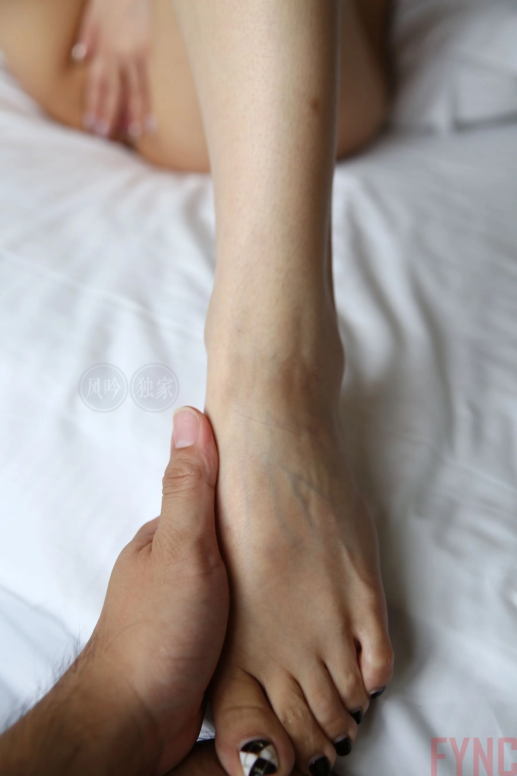 国模莉莉大尺度人体私拍套图 - Photo 2231