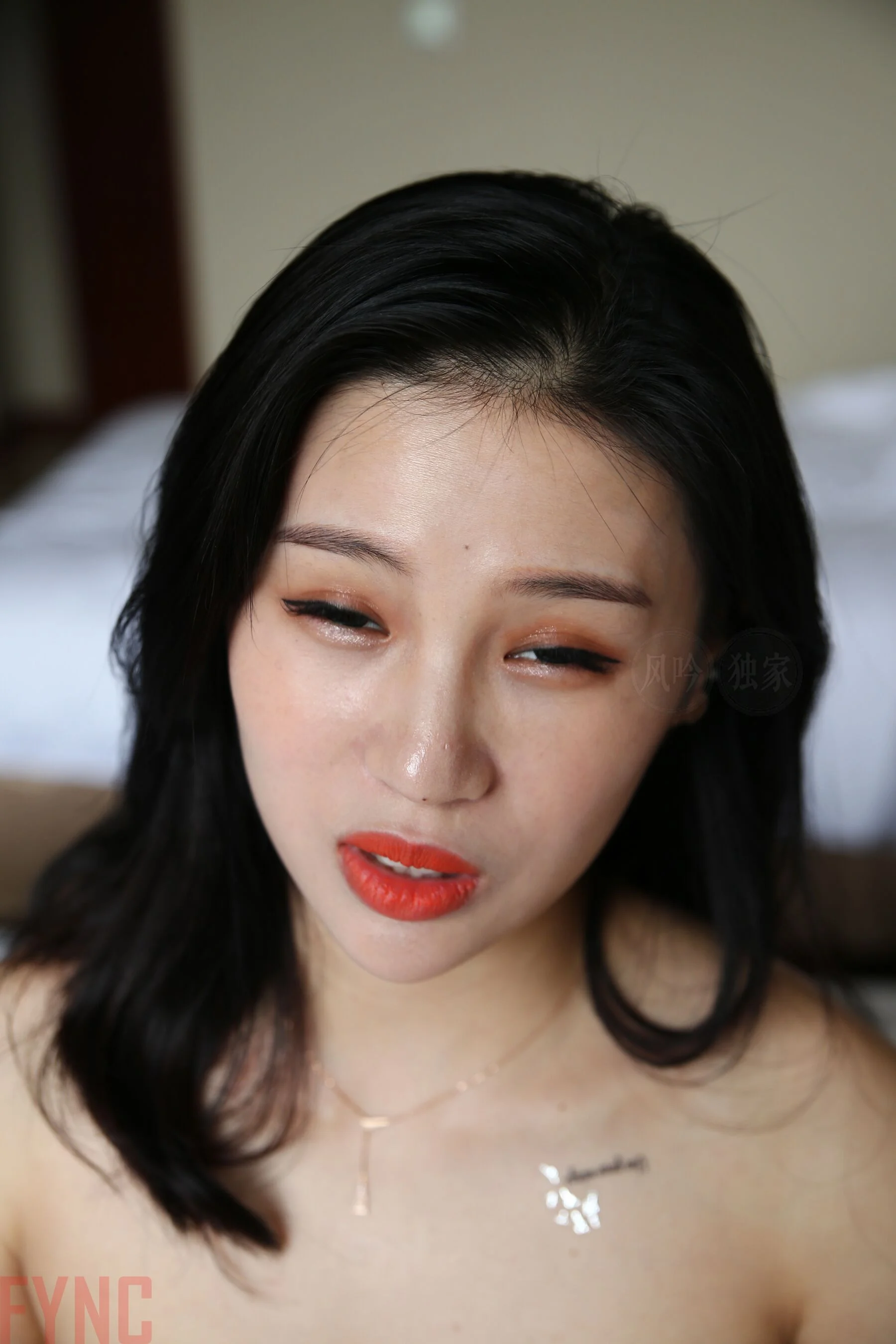 国模莉莉大尺度人体私拍套图 - Photo 2295