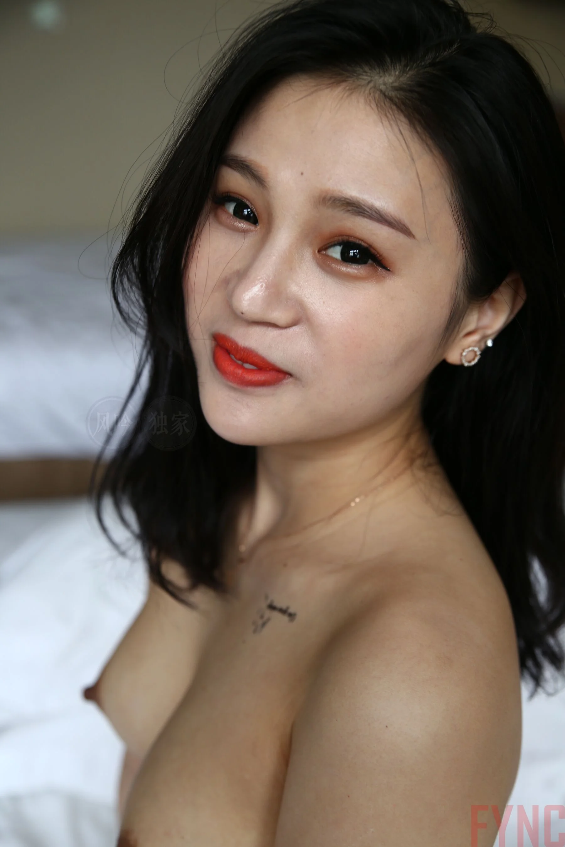 国模莉莉大尺度人体私拍套图 - Photo 2622