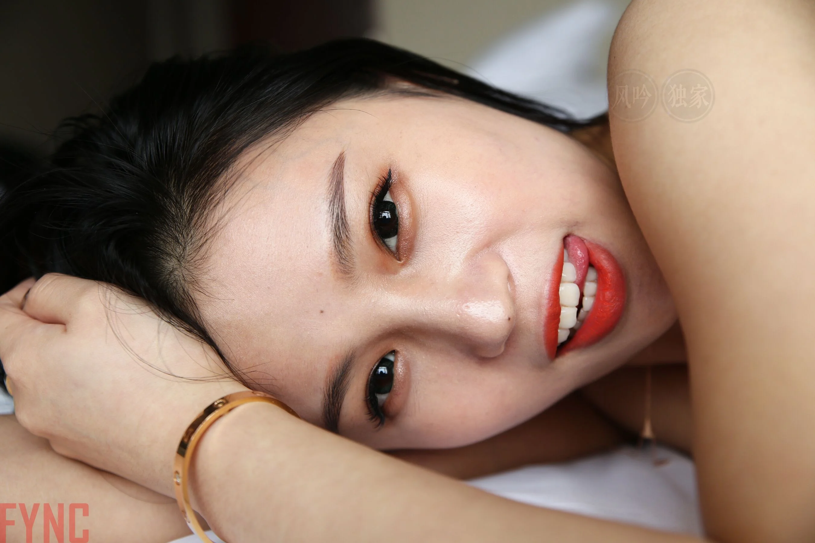 国模莉莉大尺度人体私拍套图 - Photo 2806