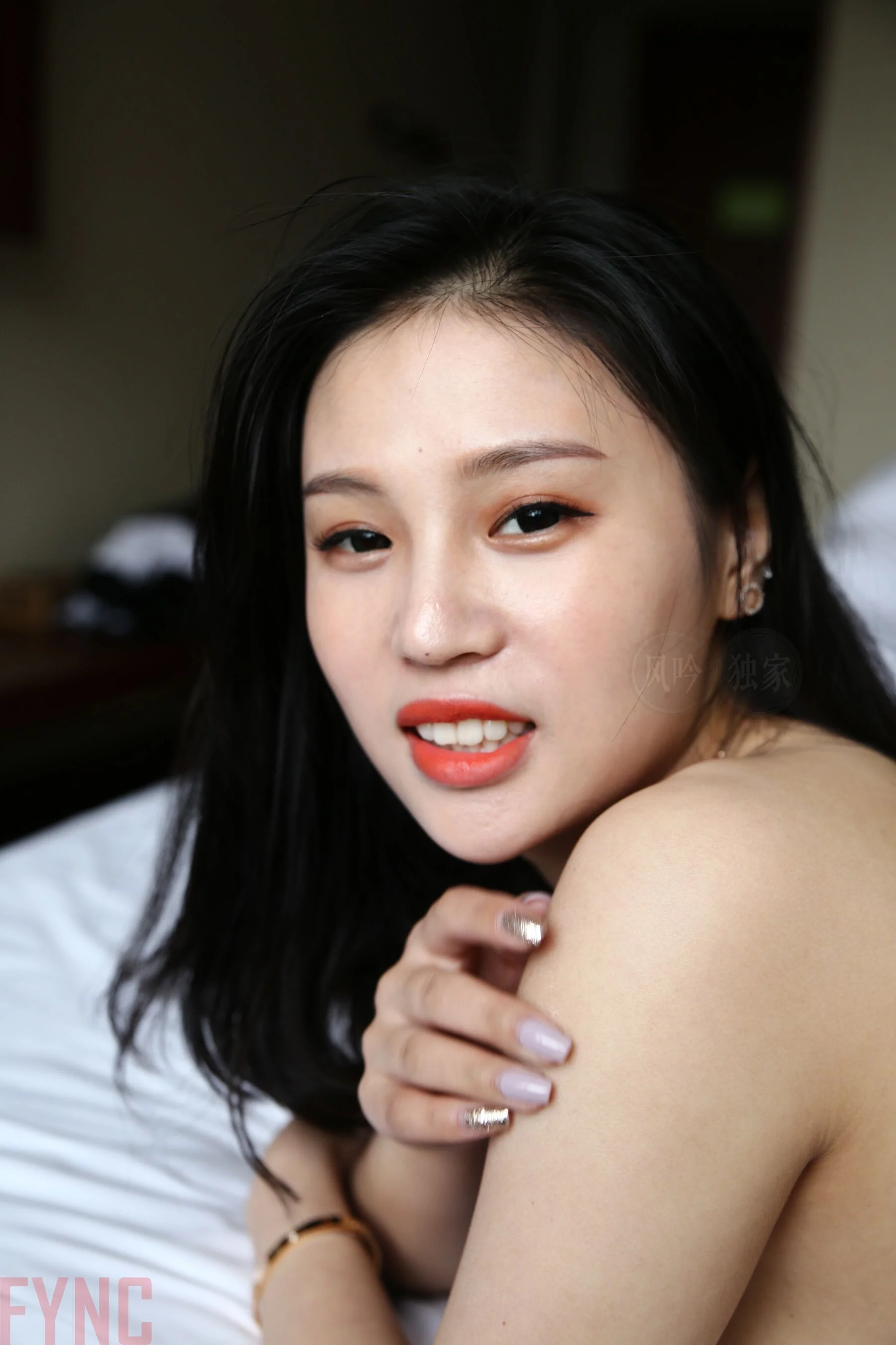 国模莉莉大尺度人体私拍套图 - Photo 2828