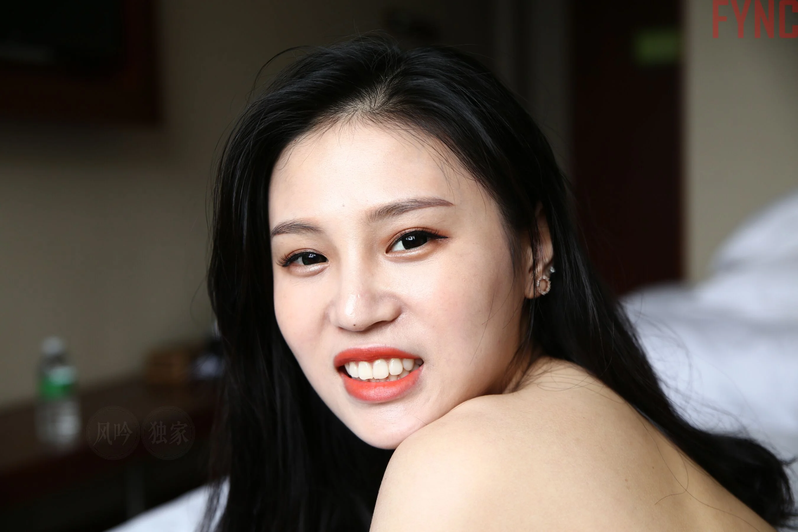 国模莉莉大尺度人体私拍套图 - Photo 2842