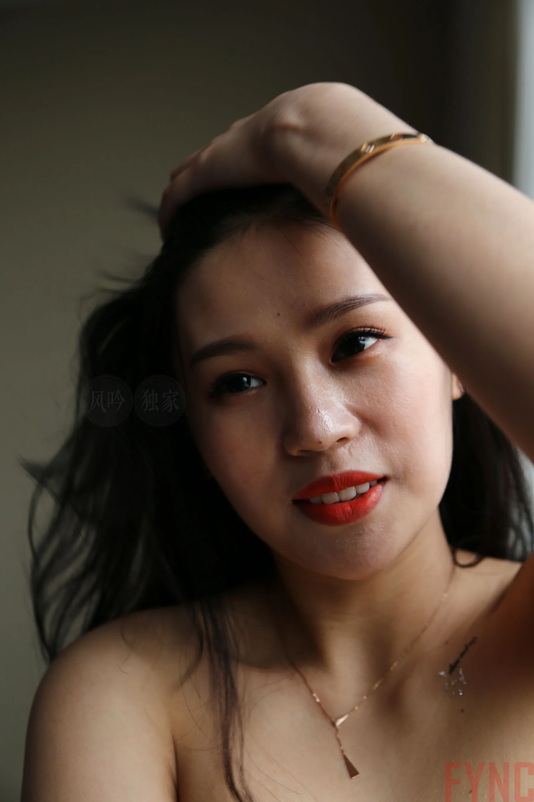 国模莉莉大尺度人体私拍套图 - Photo 2980