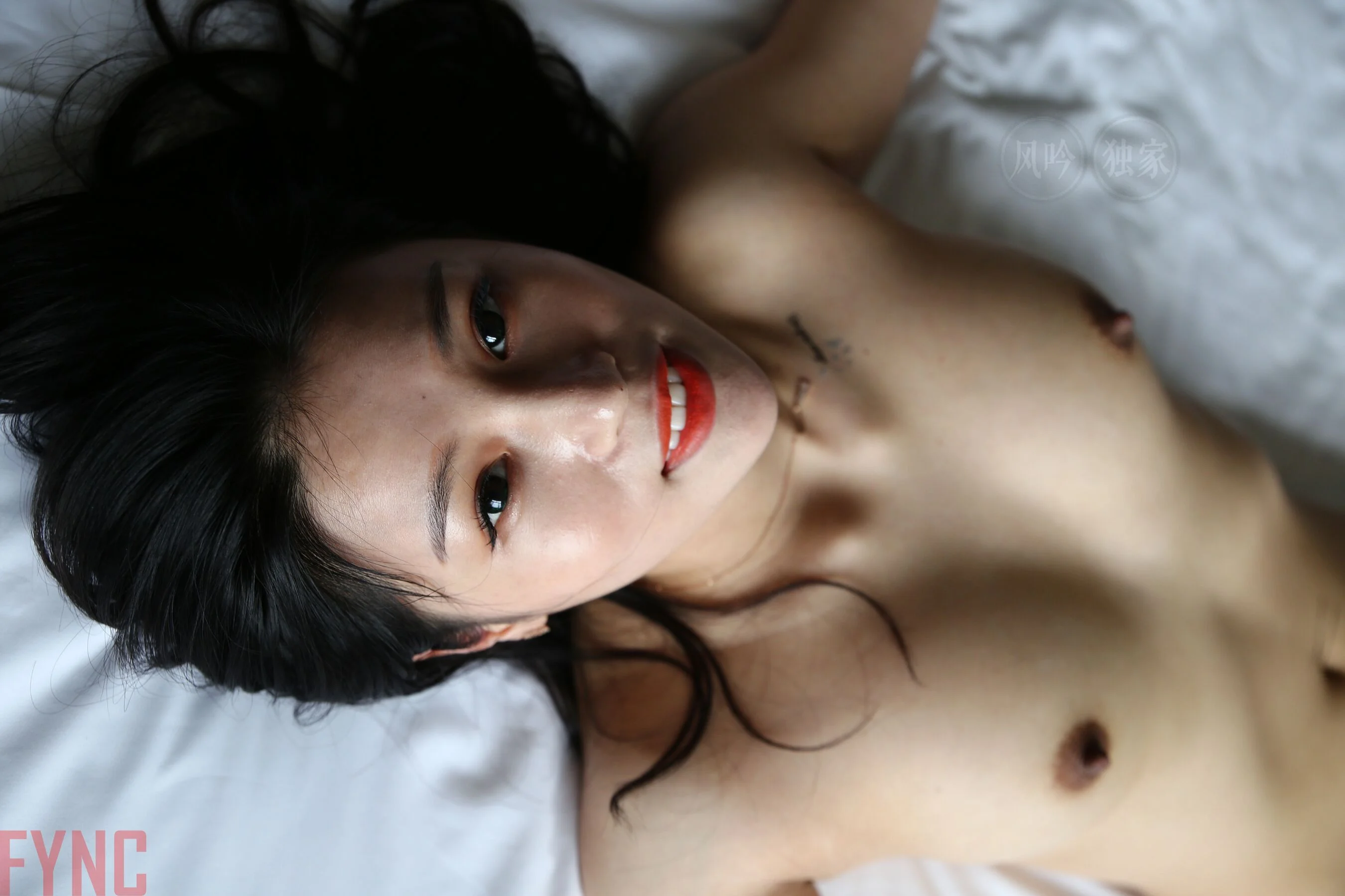 国模莉莉大尺度人体私拍套图 - Photo 3132