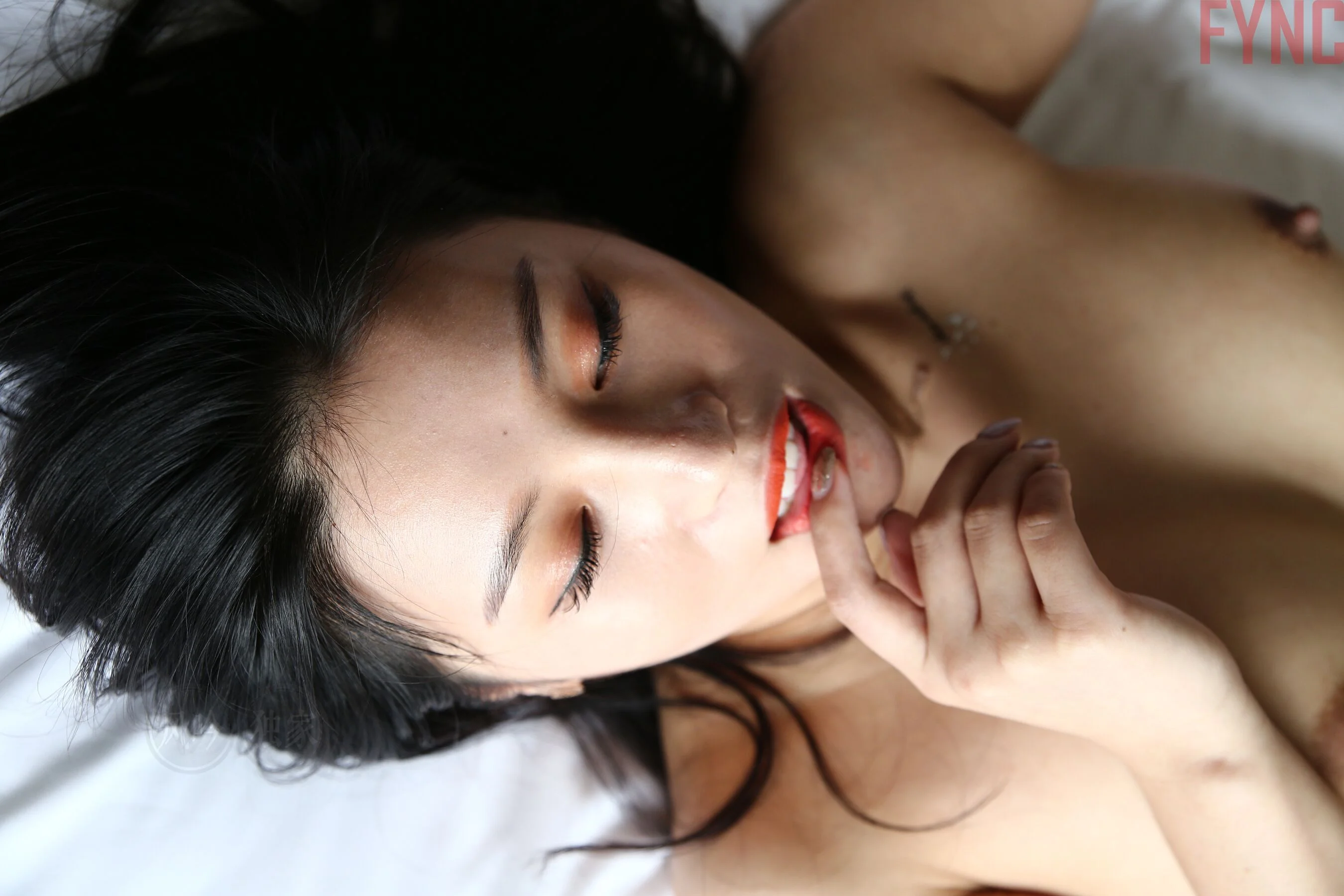 国模莉莉大尺度人体私拍套图 - Photo 3167