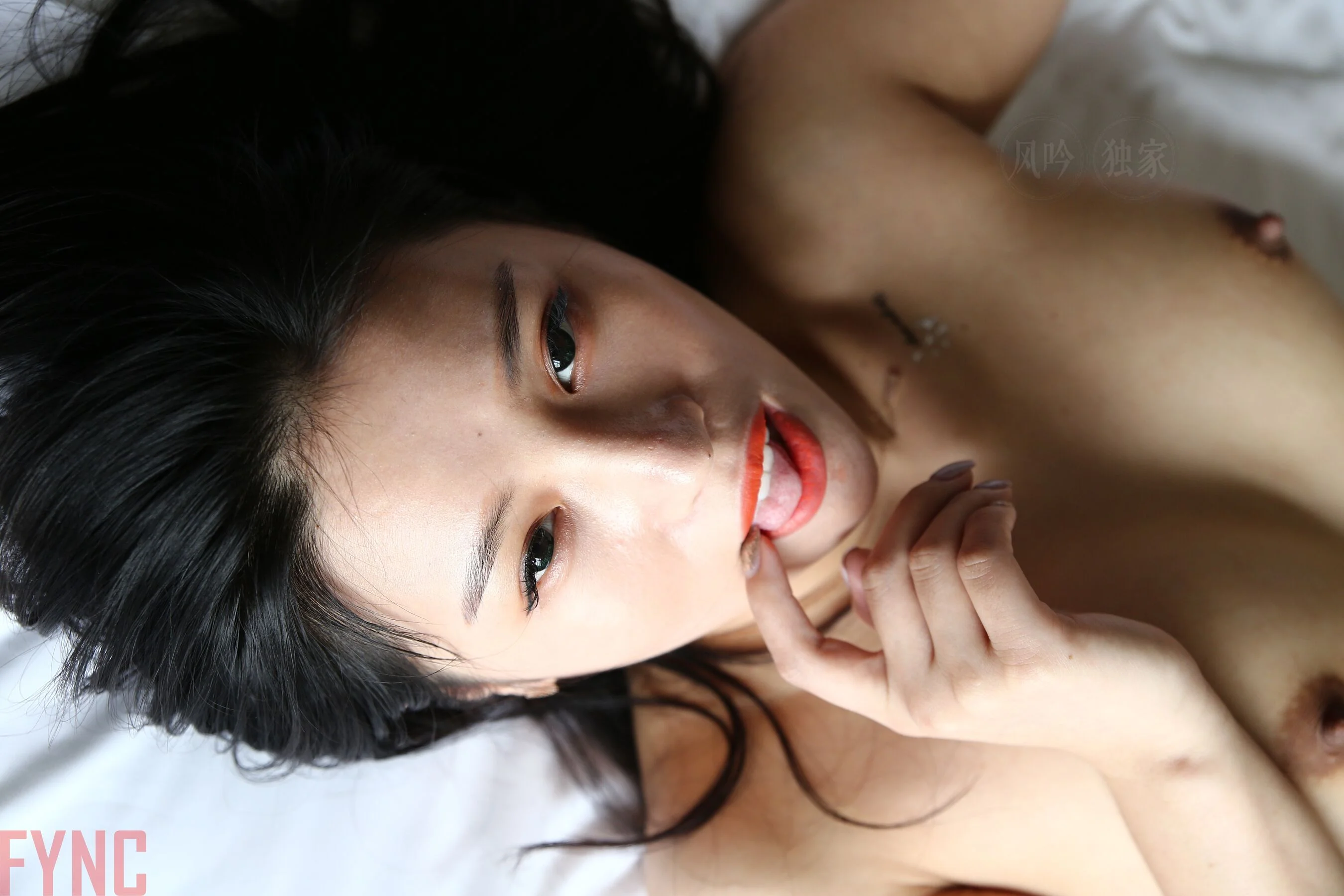 国模莉莉大尺度人体私拍套图 - Photo 3172