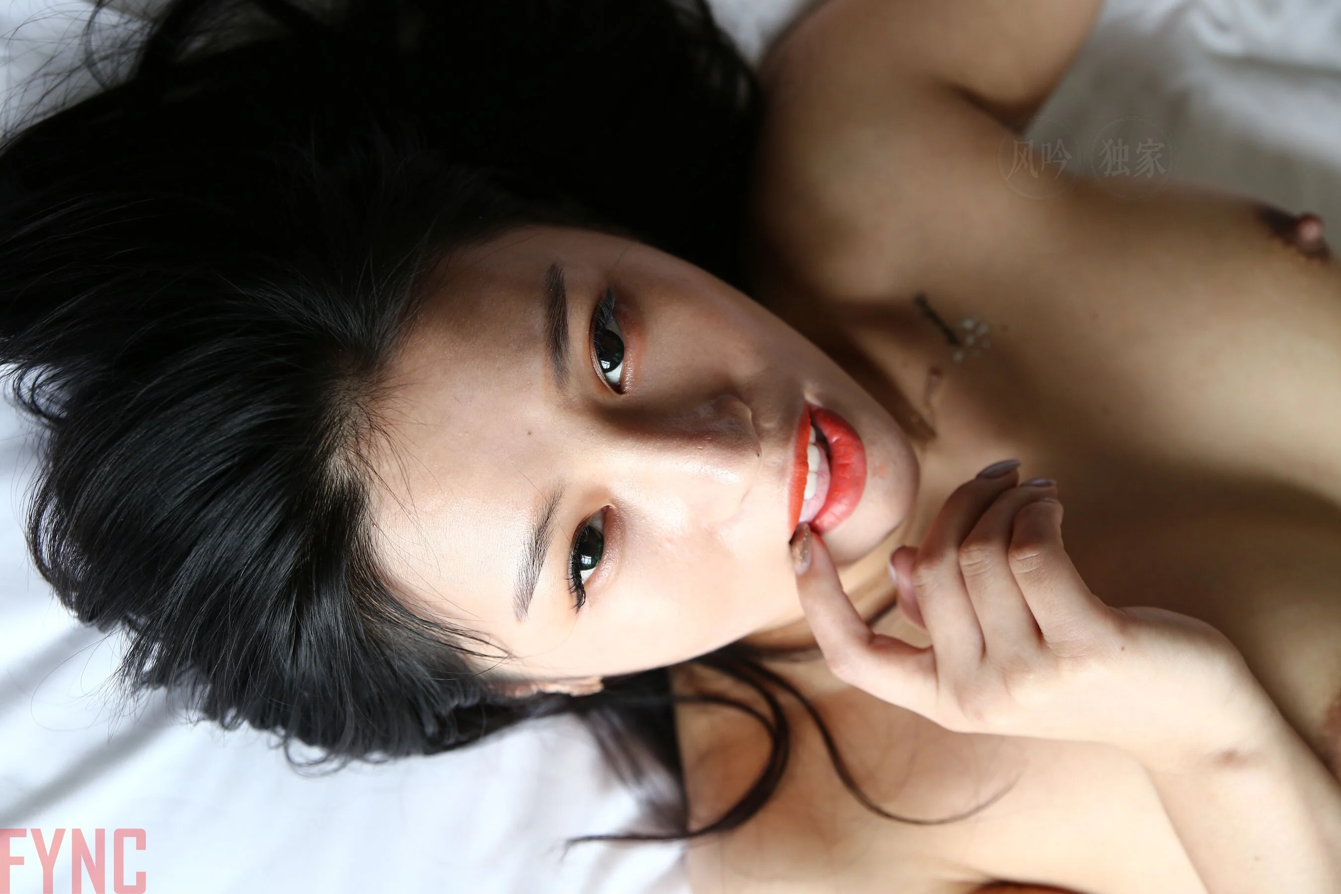 国模莉莉大尺度人体私拍套图 - Photo 3175