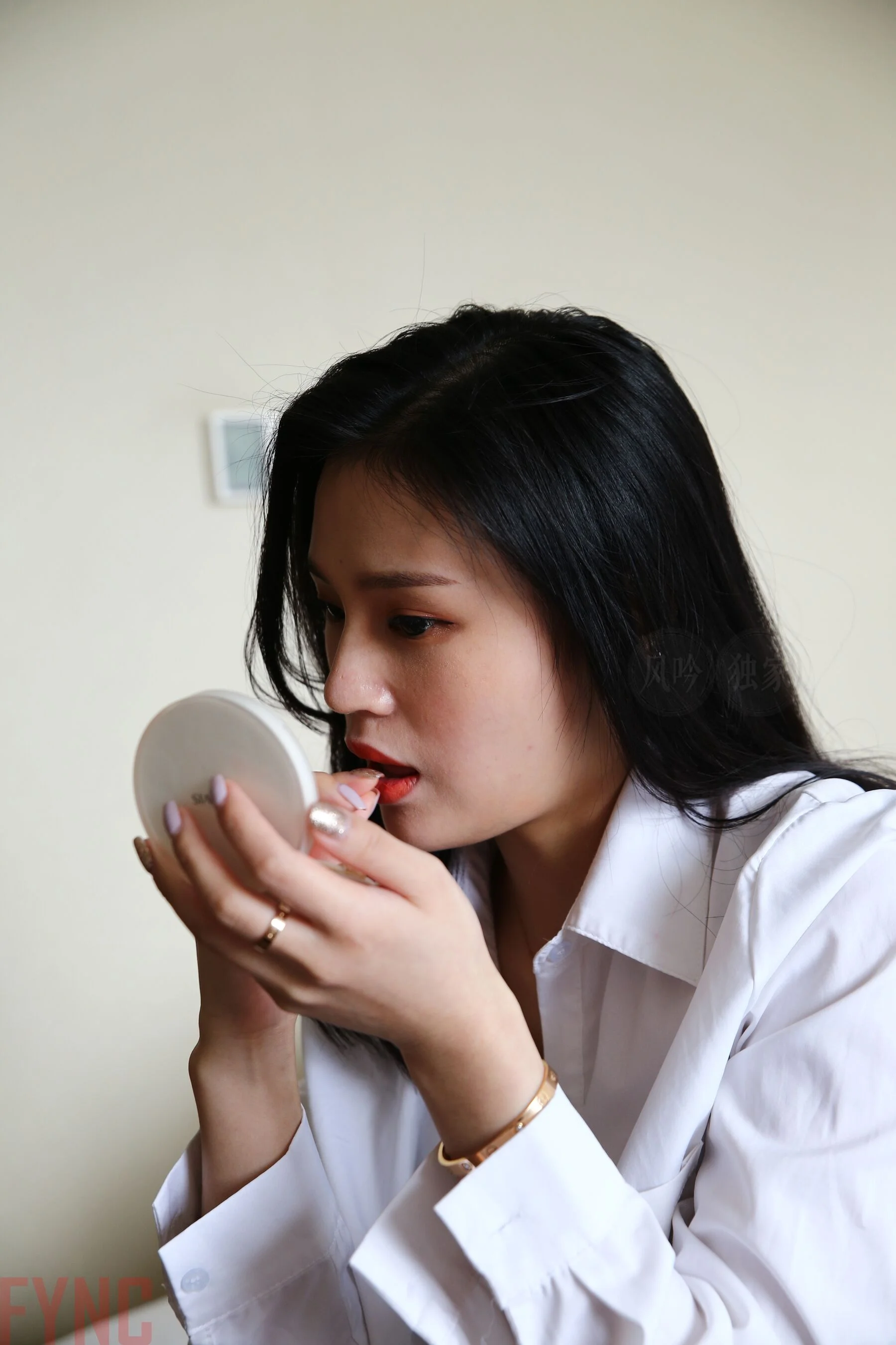 国模莉莉大尺度人体私拍套图 - Photo 3373