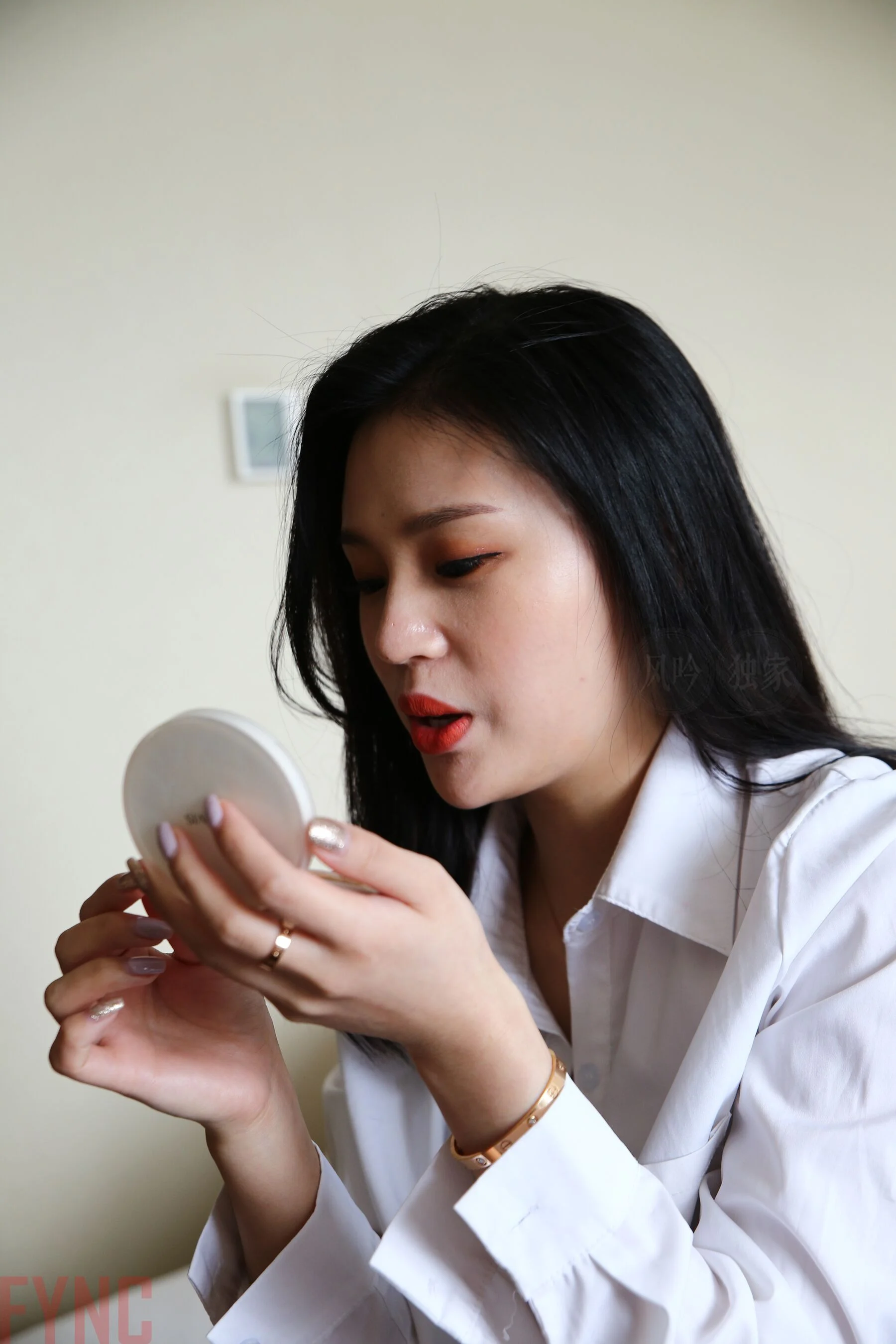 国模莉莉大尺度人体私拍套图 - Photo 3376