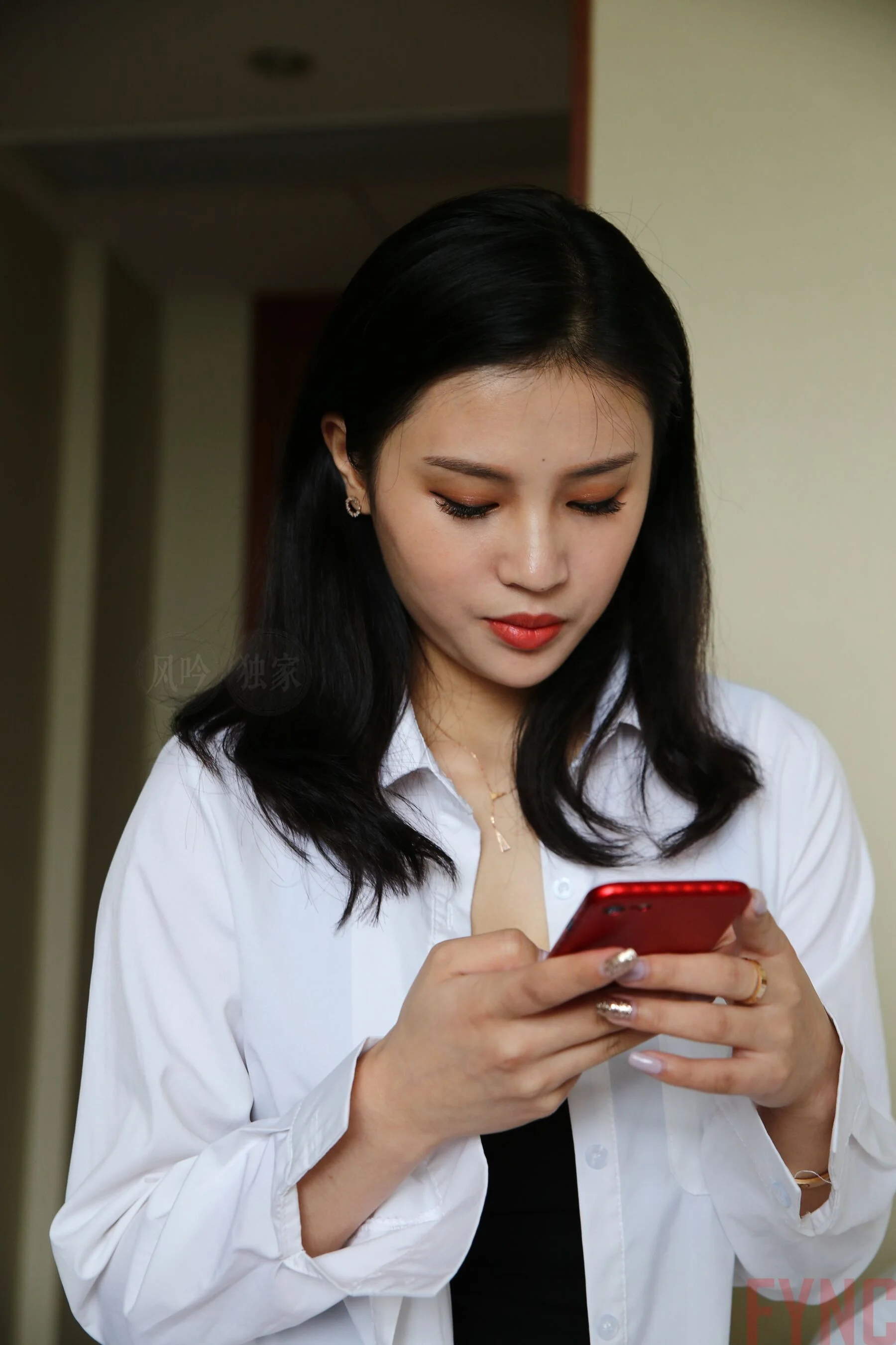 国模莉莉大尺度人体私拍套图 - Photo 3396