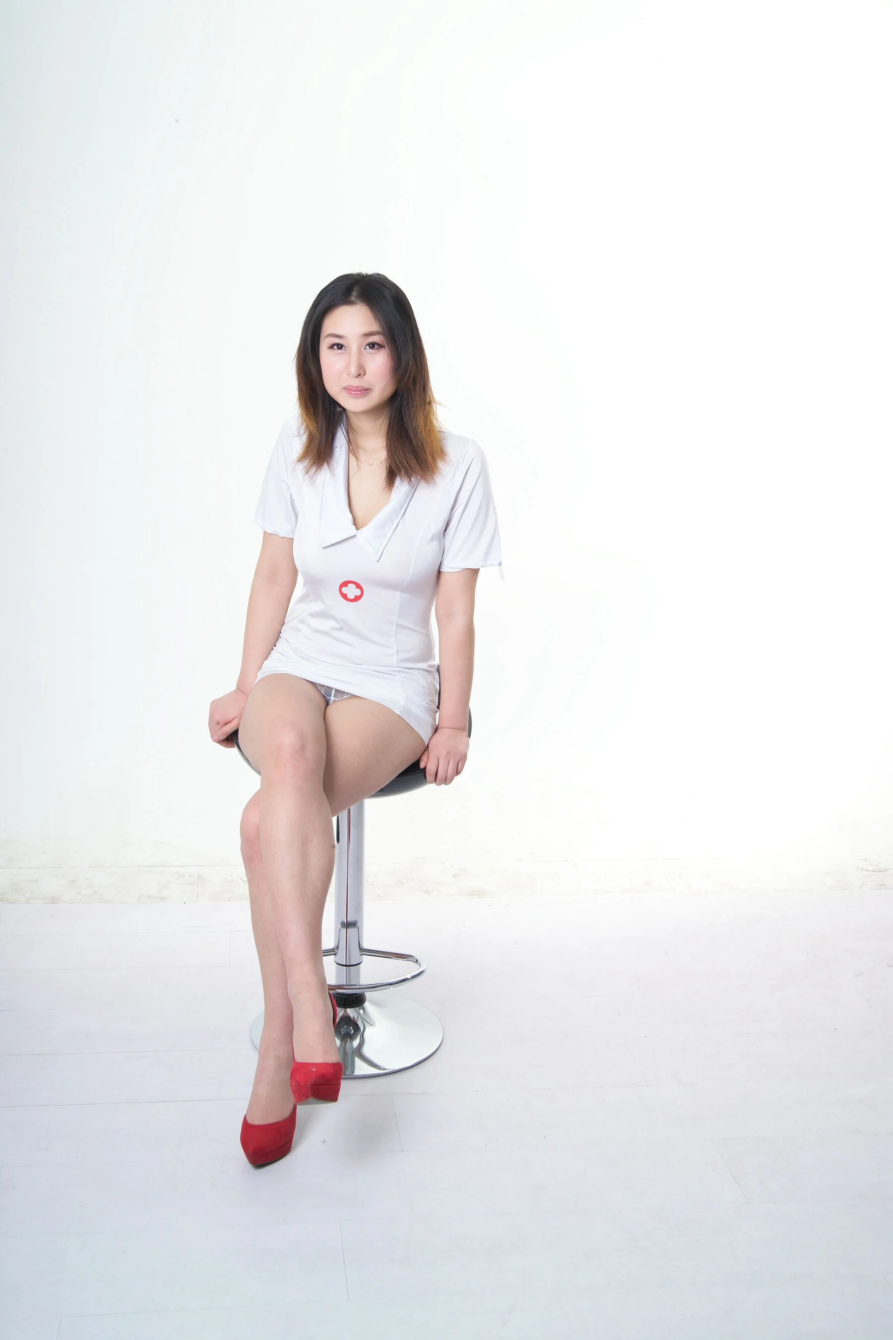 国模思君人体私拍套图