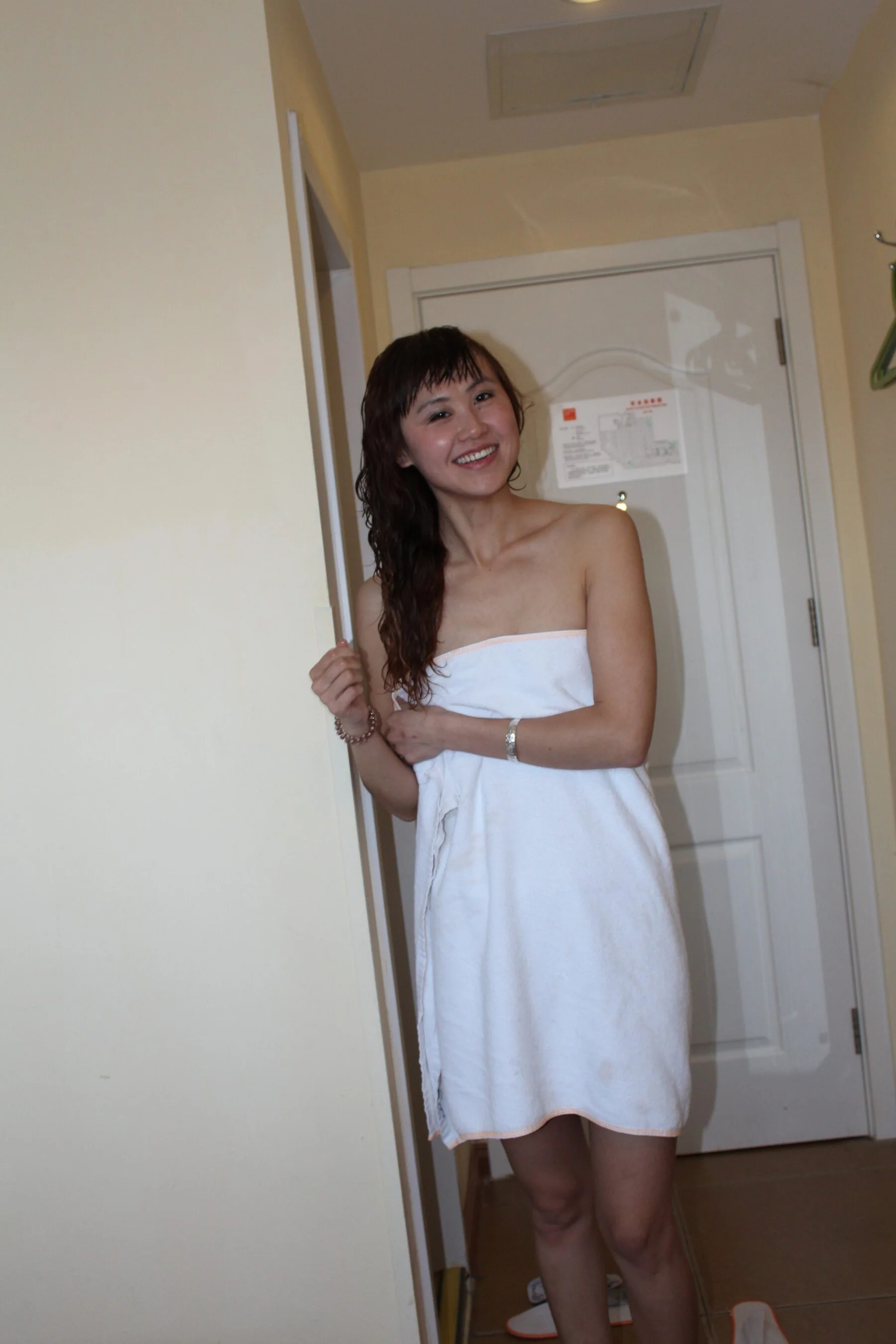 国模小莉大尺度人体私拍套图 - Photo 305