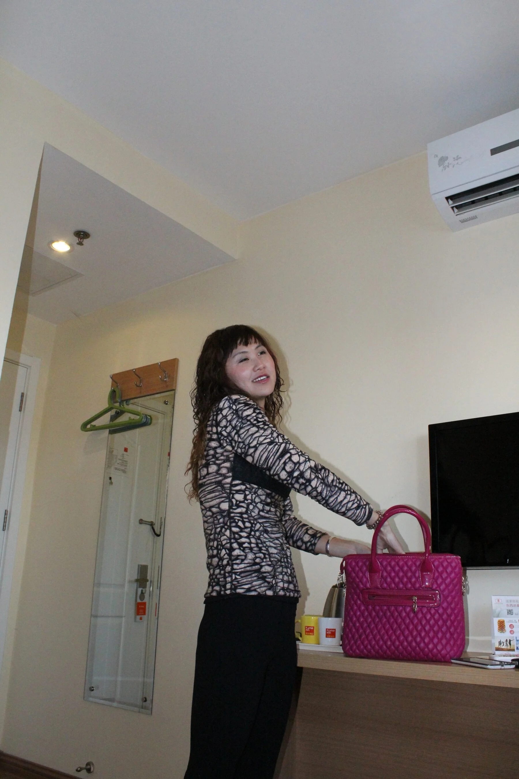 国模小莉大尺度人体私拍套图 - Photo 472