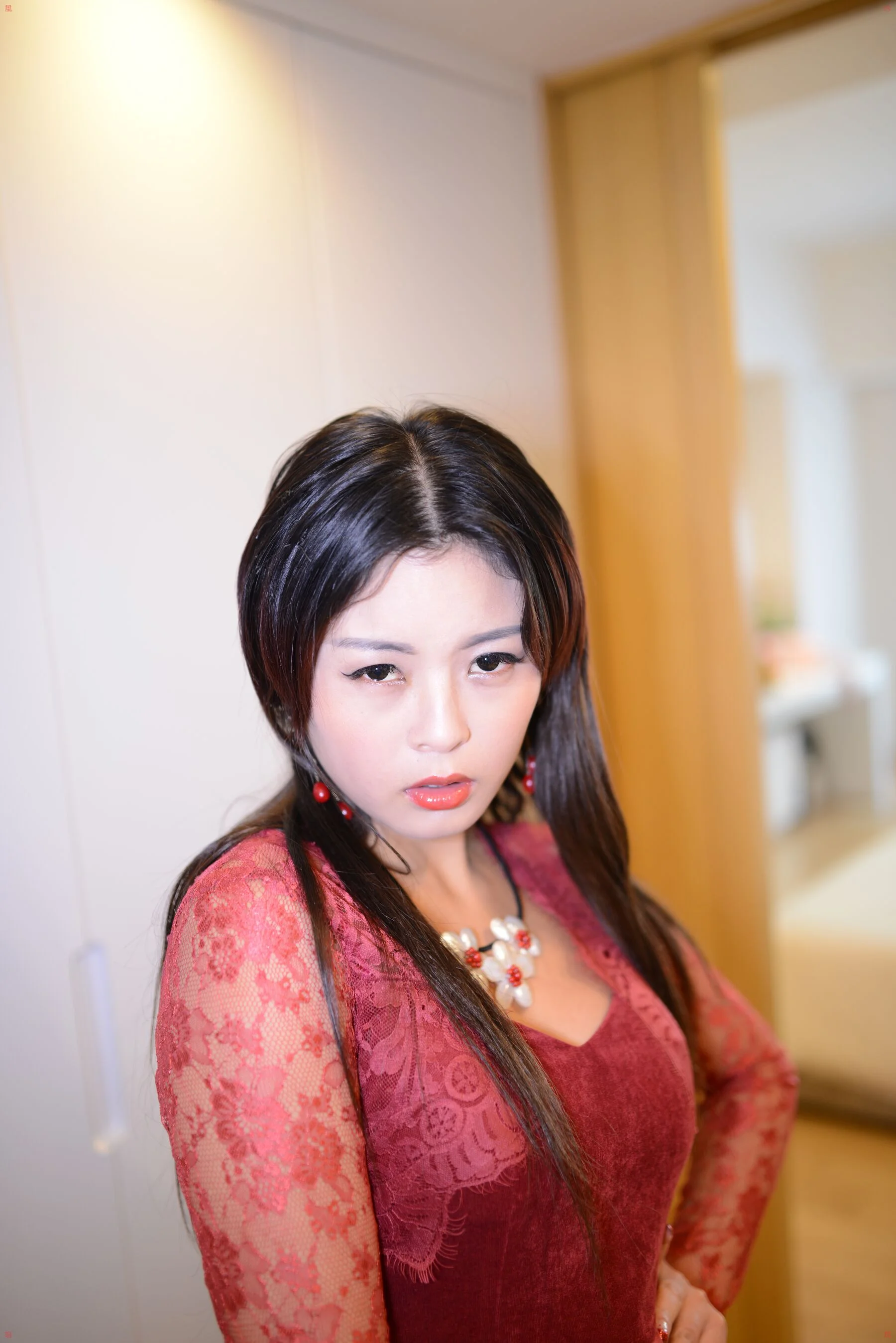 国模琴琴大尺度人体私拍套图 - Photo 7