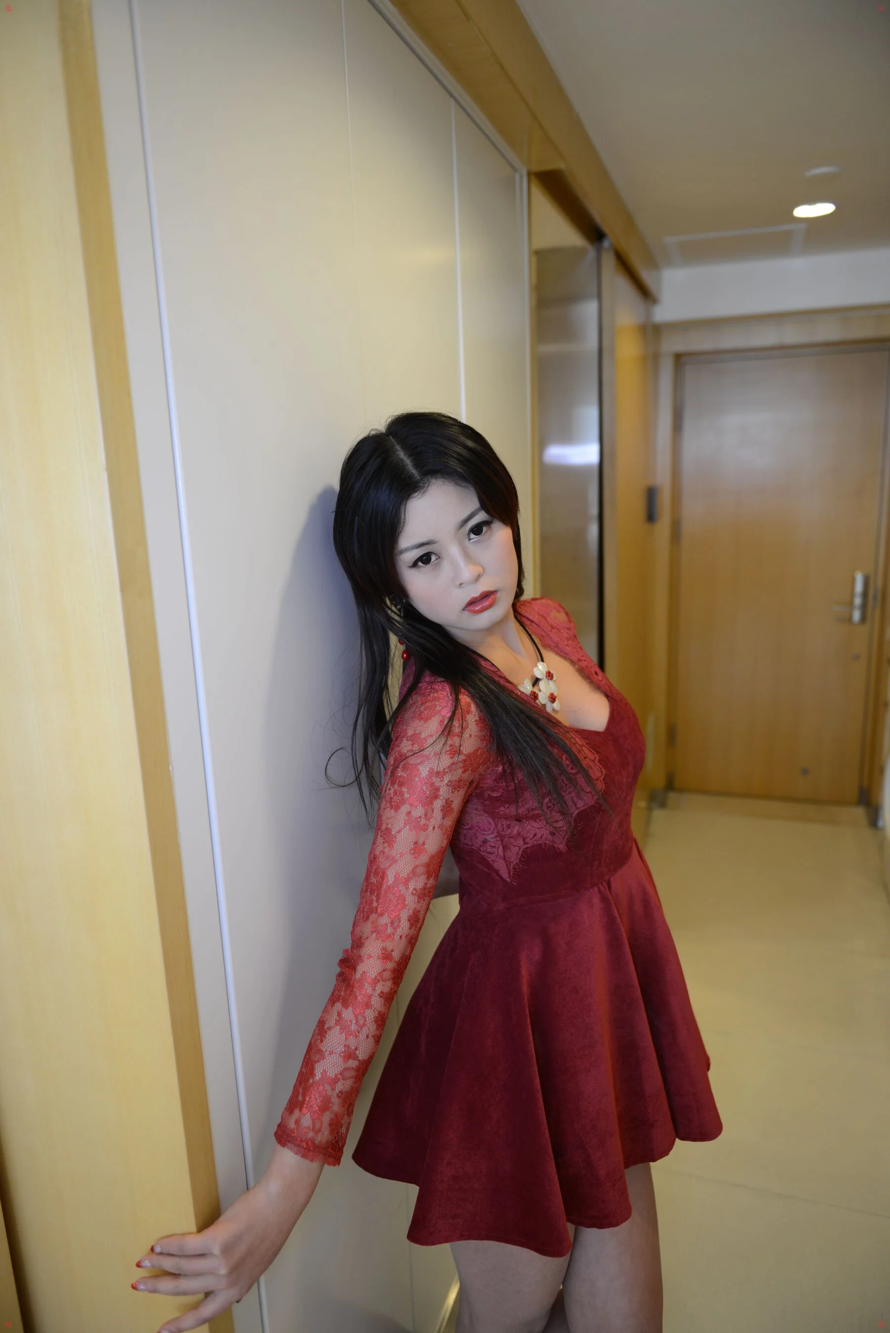 国模琴琴大尺度人体私拍套图 - Photo 21