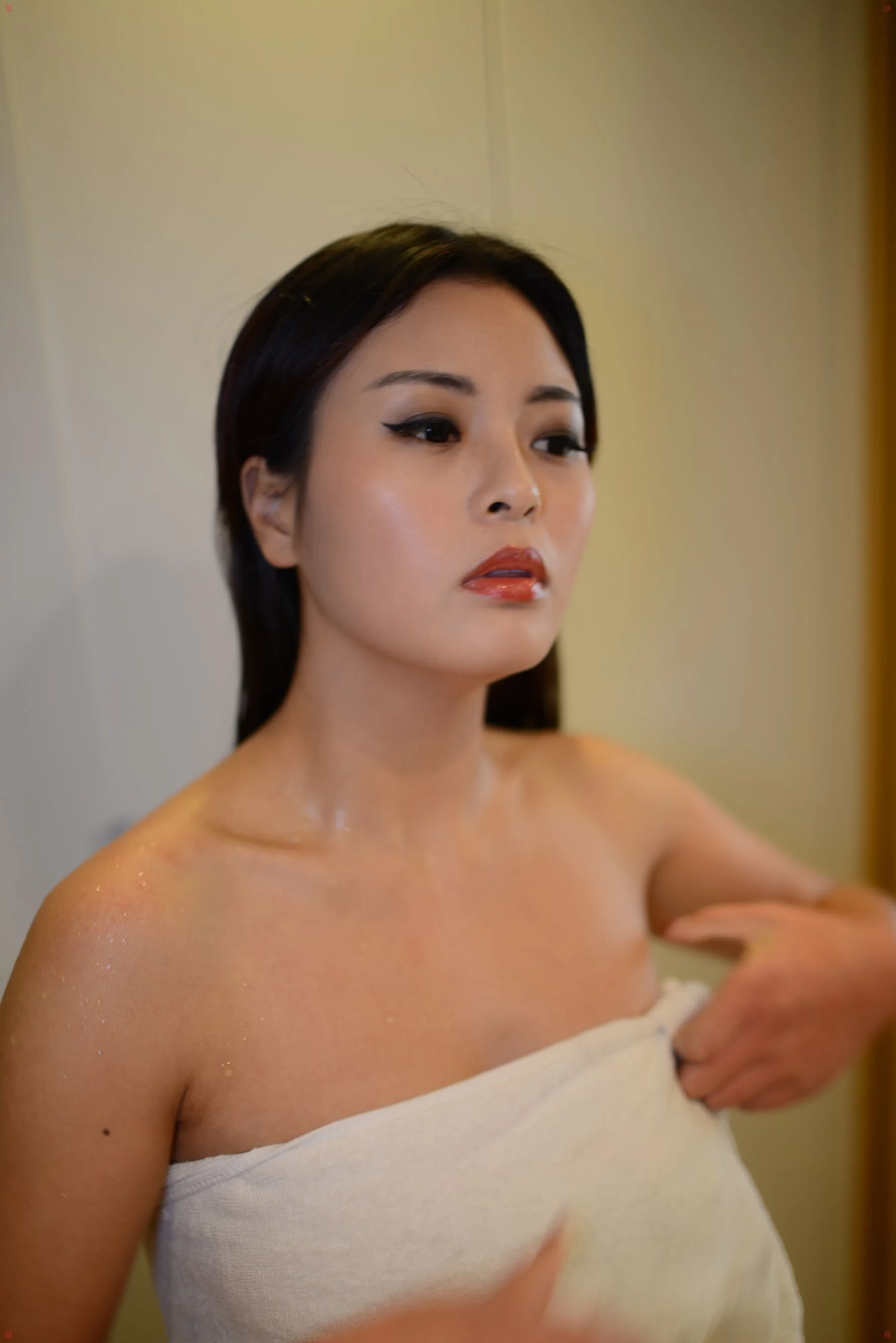 国模琴琴大尺度人体私拍套图 - Photo 271