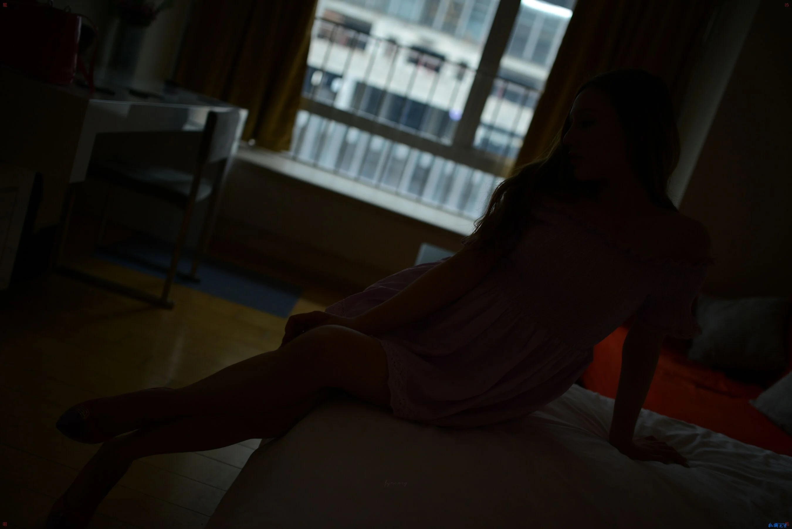 国模艾米大尺度人体私拍套图 - Photo 27