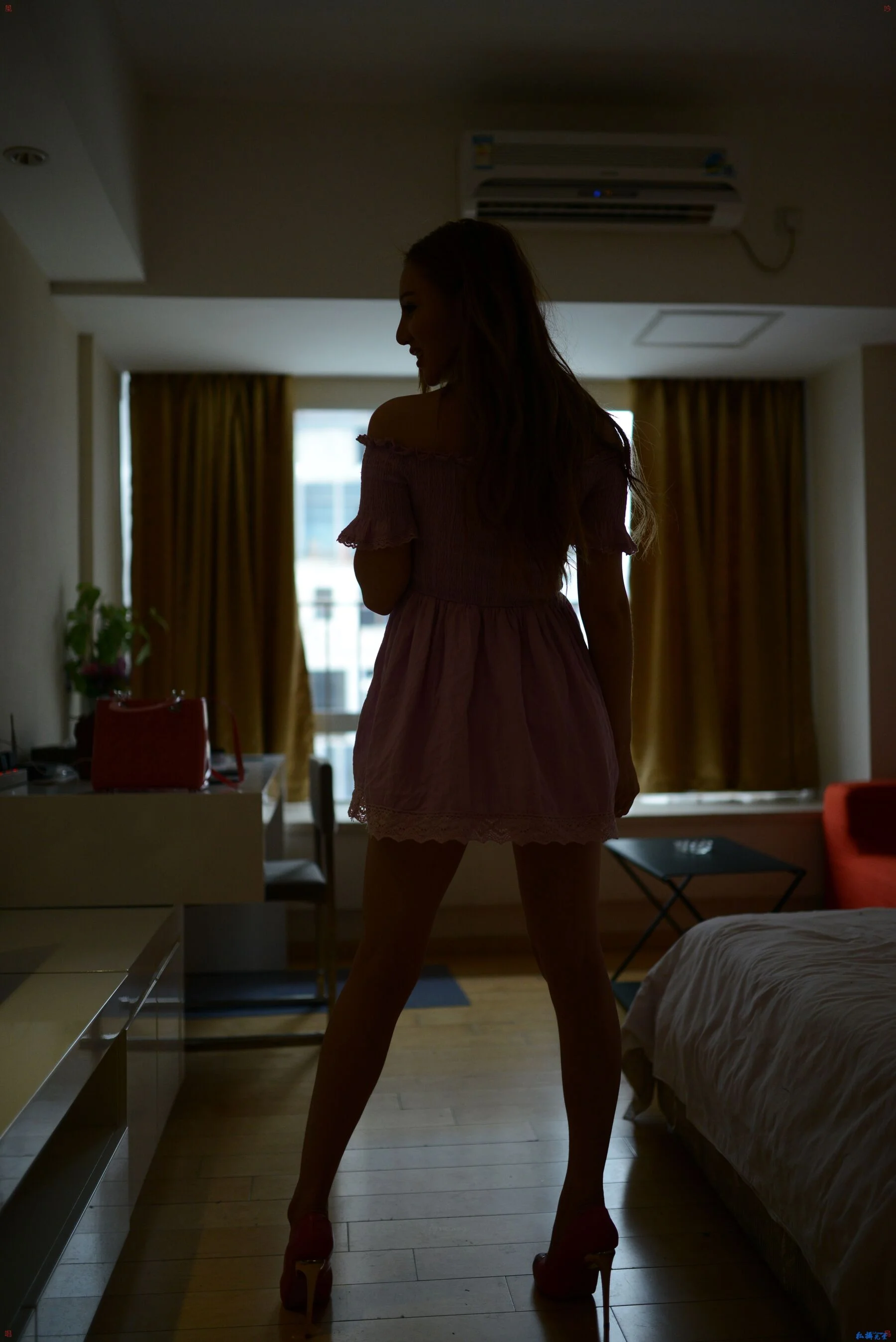 国模艾米大尺度人体私拍套图 - Photo 45