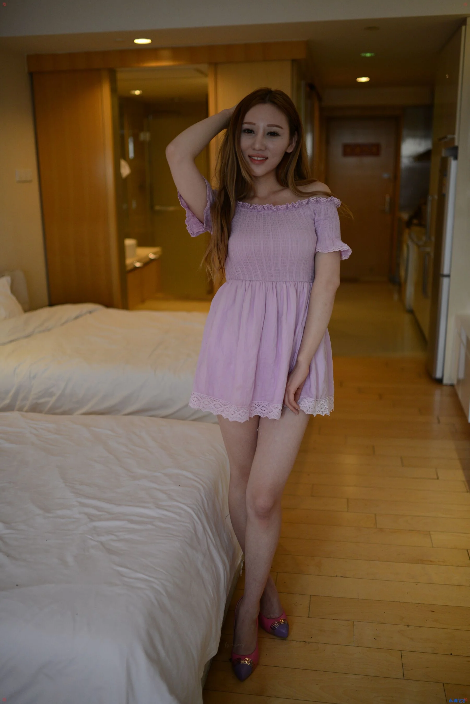 国模艾米大尺度人体私拍套图 - Photo 53