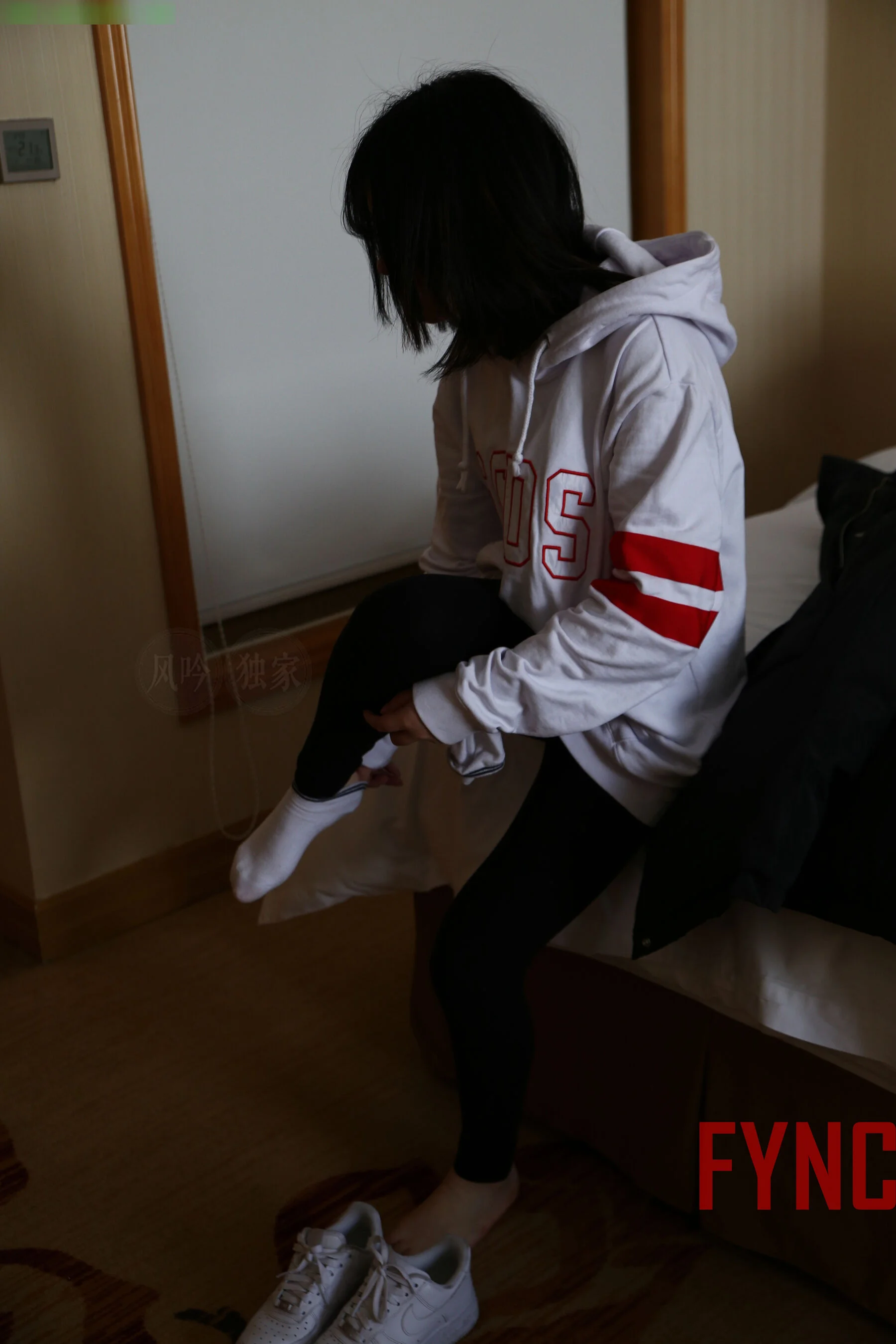 国模苏欣冉大尺度人体私拍套图 - Photo 2