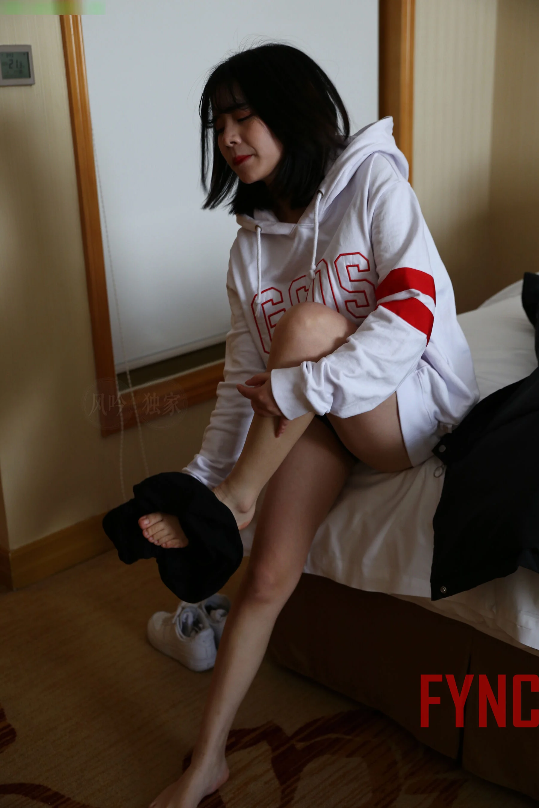 国模苏欣冉大尺度人体私拍套图 - Photo 6