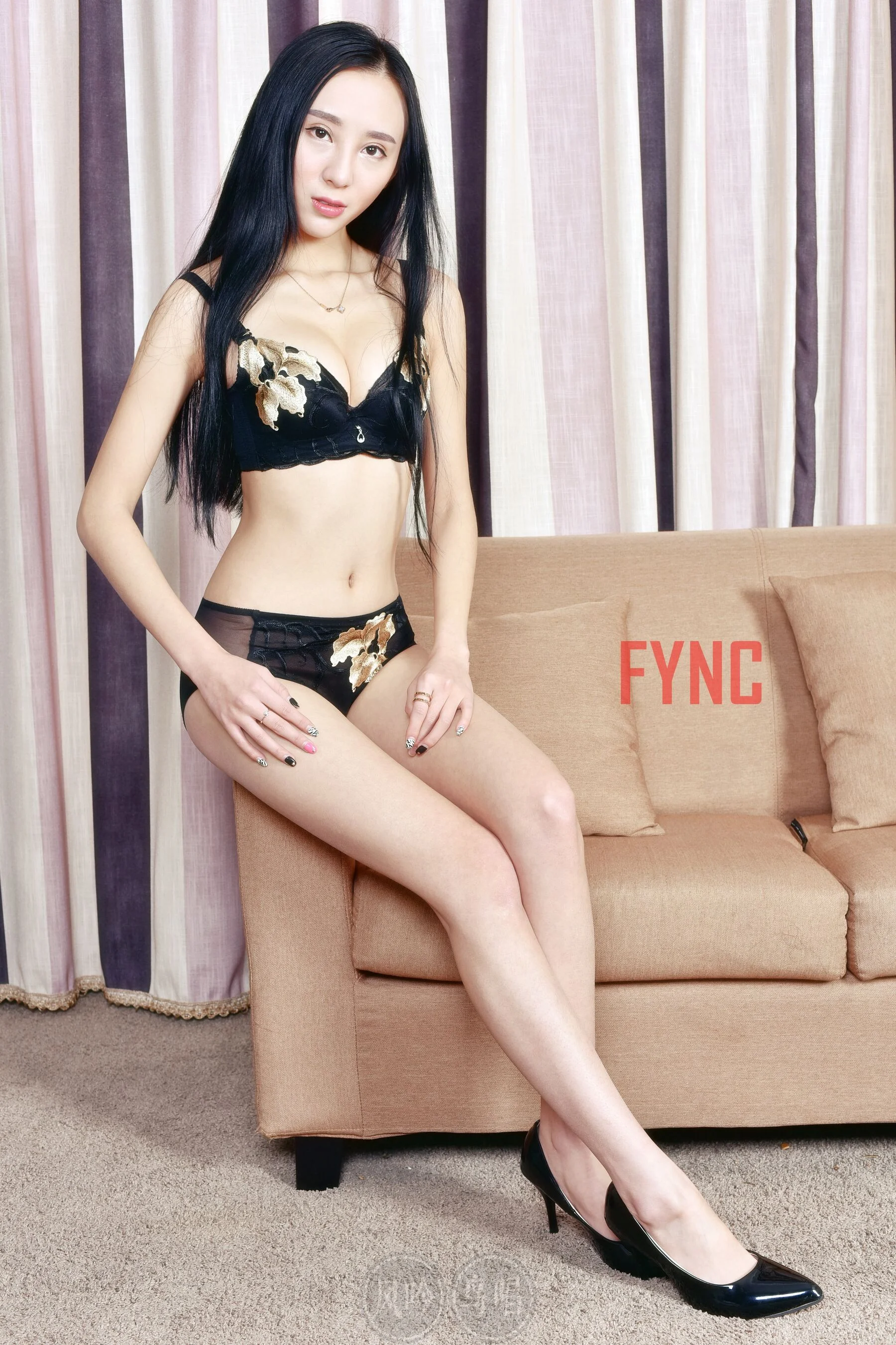 国模范范（李诗）大尺度人体私拍套图 - Photo 22