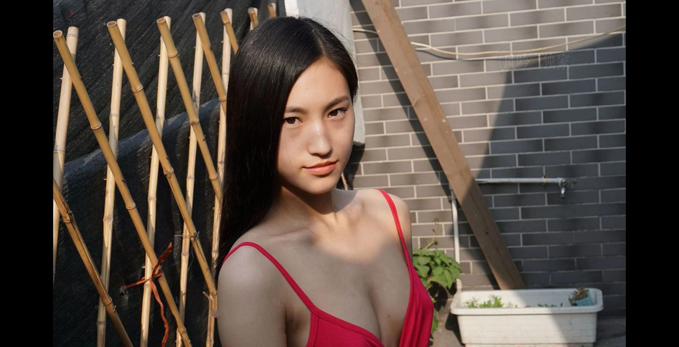 国模一夏大尺度人体私拍套图 - Photo 336