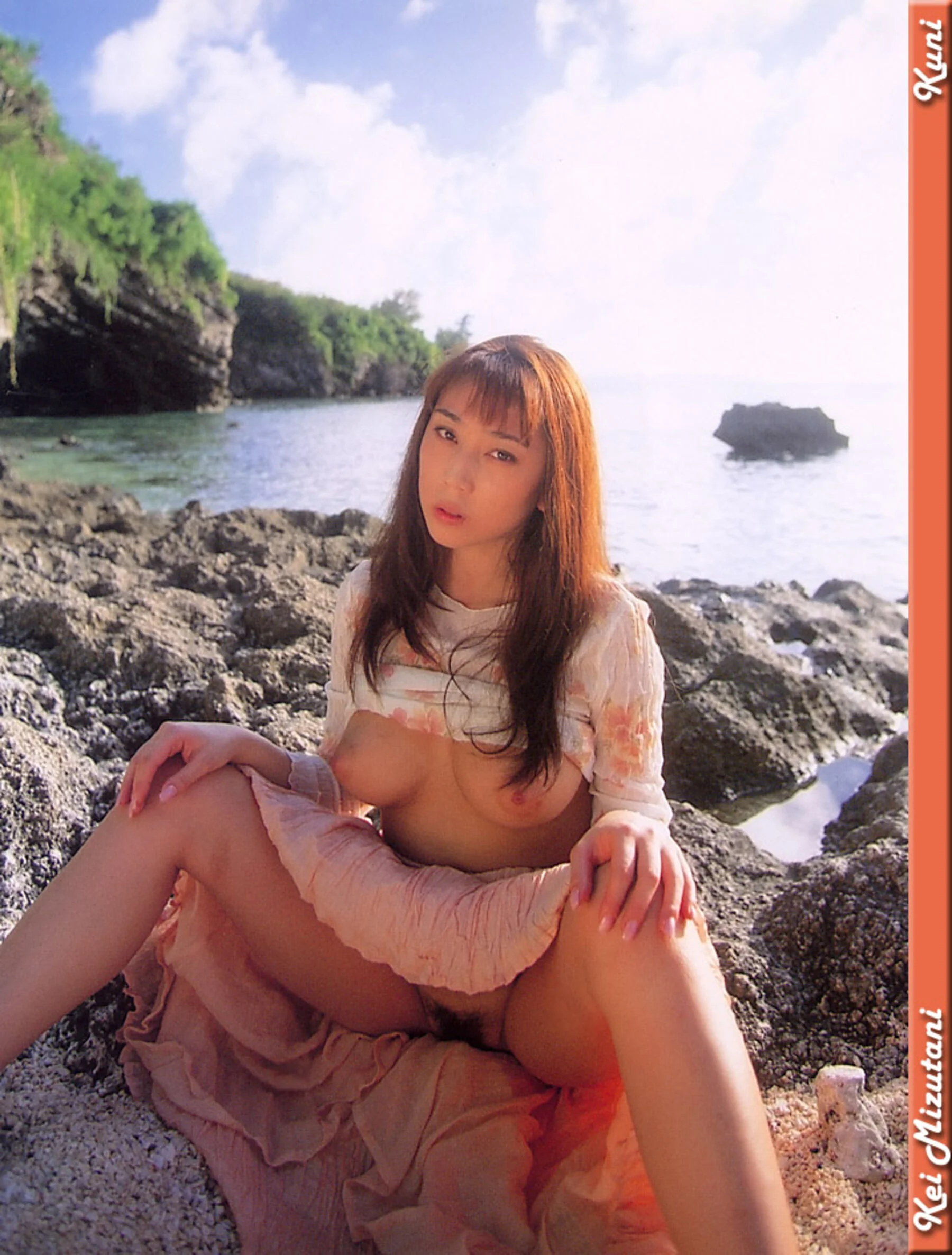 水谷佳 - Photo 30