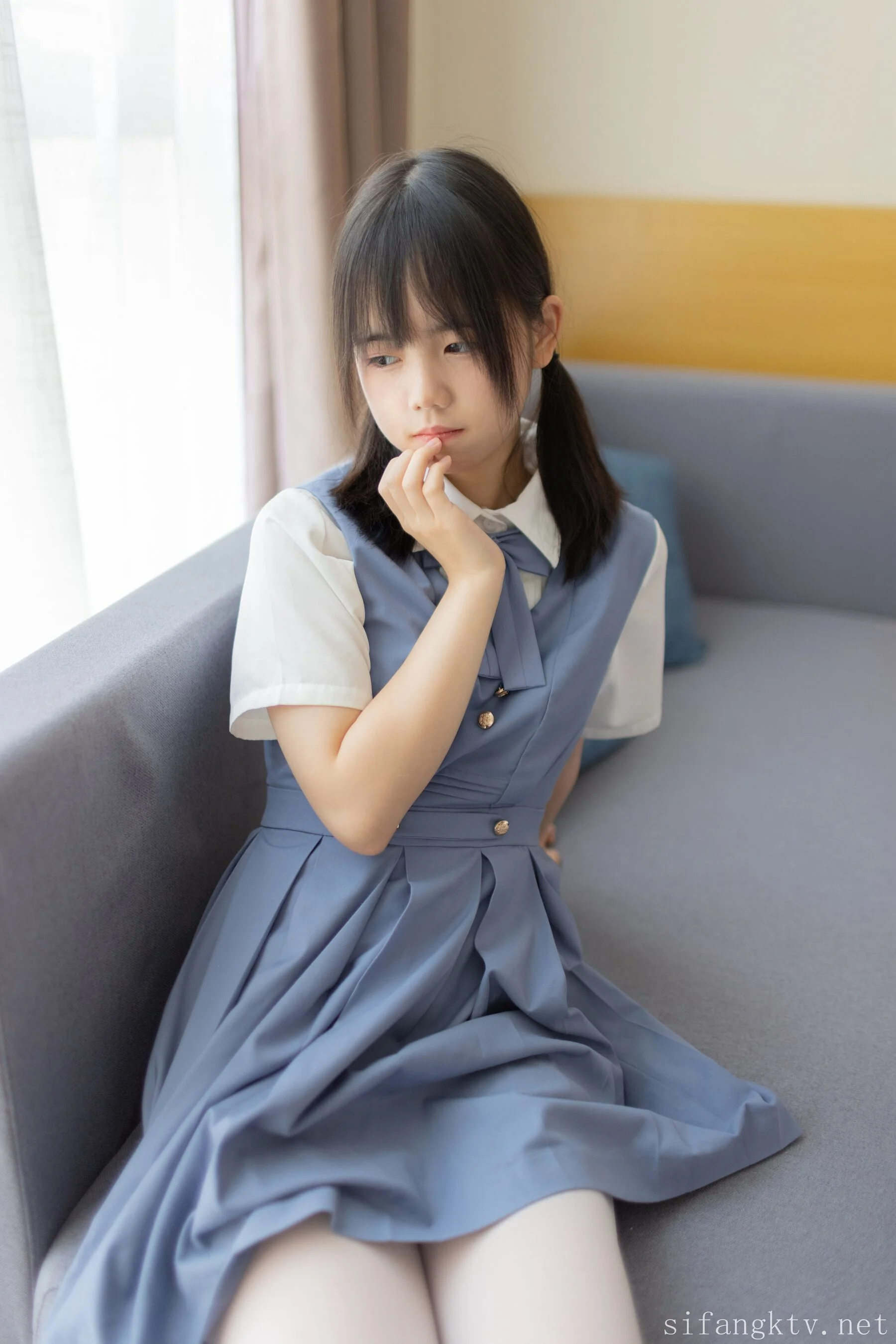双马尾少女胶带捆绑跳蛋调教 - Photo 8