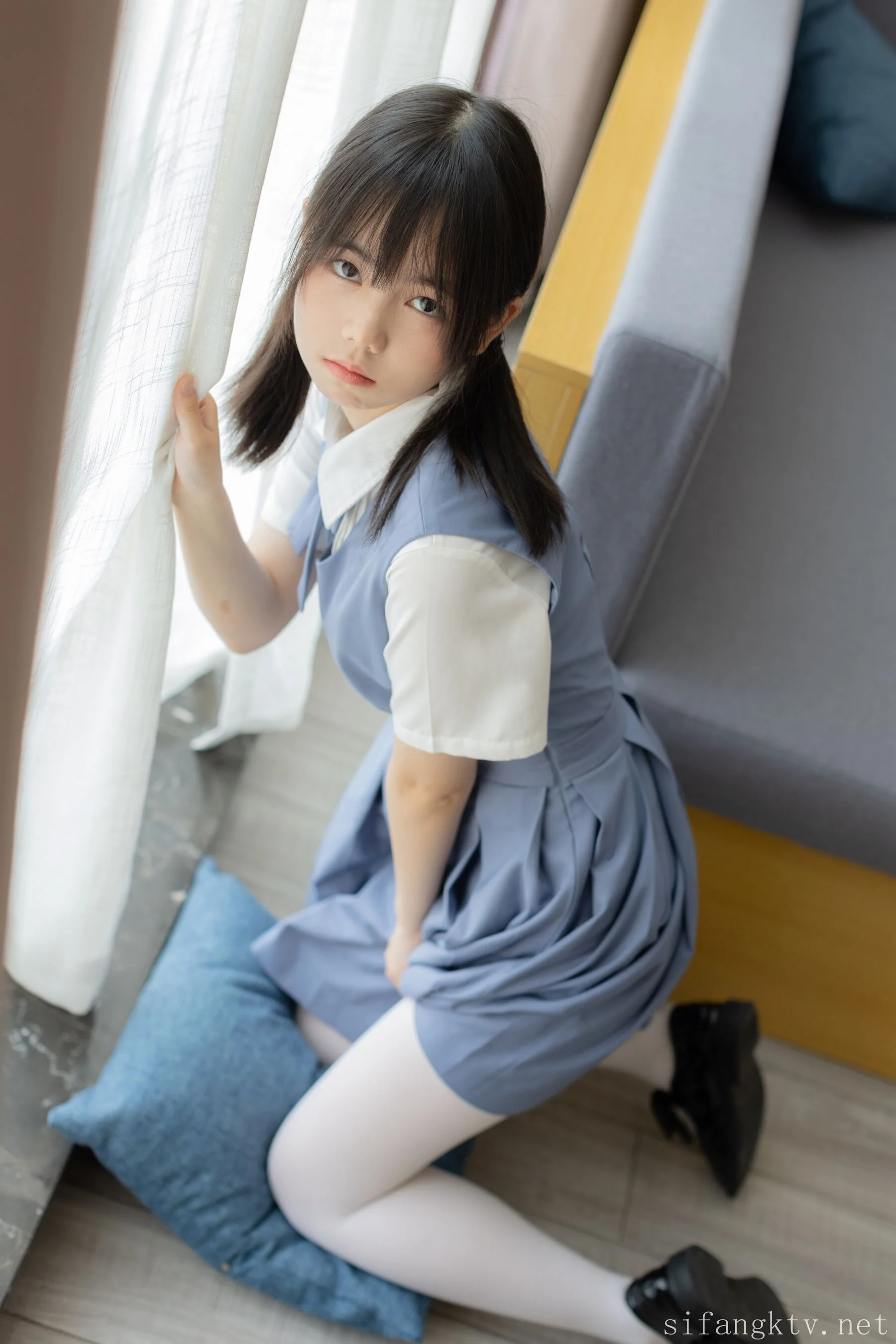 双马尾少女胶带捆绑跳蛋调教 - Photo 20