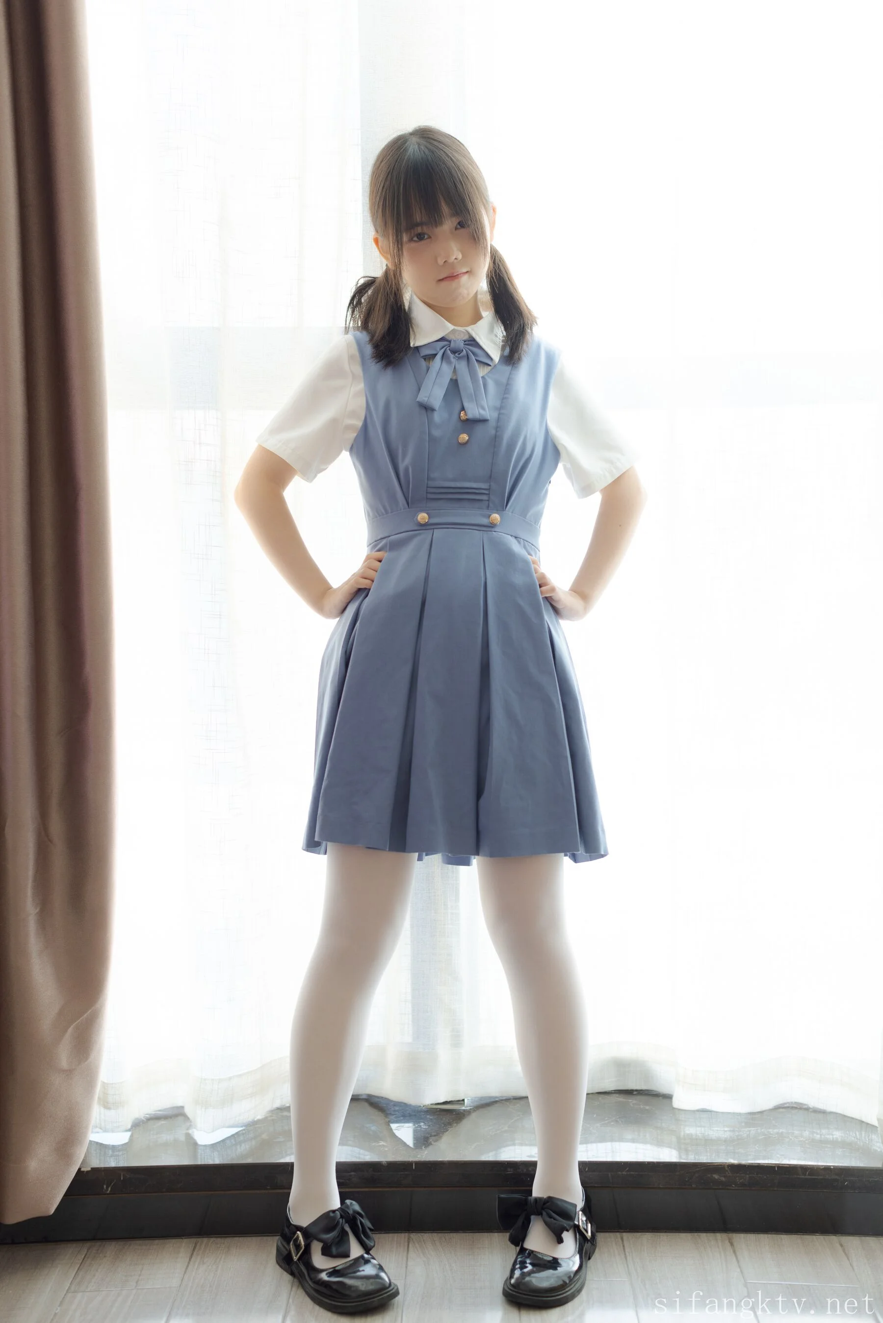 双马尾少女胶带捆绑跳蛋调教 - Photo 24