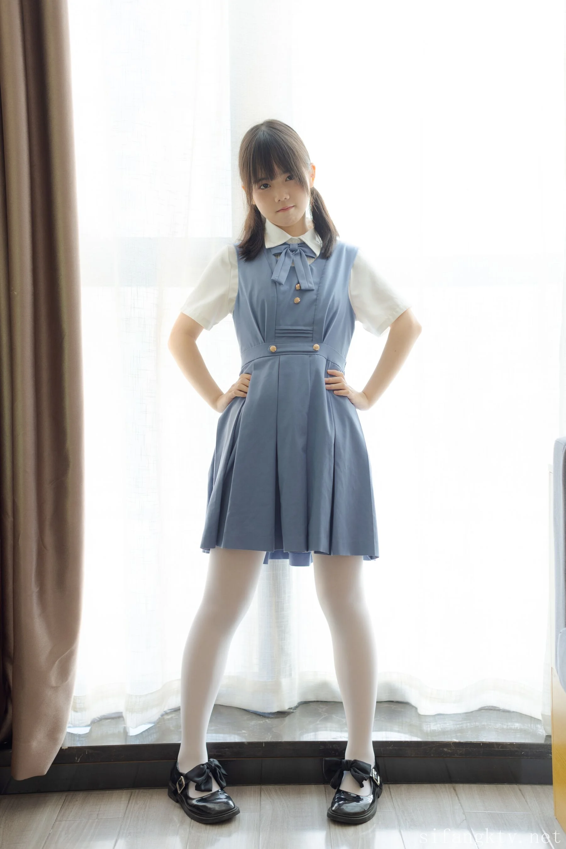 双马尾少女胶带捆绑跳蛋调教 - Photo 25