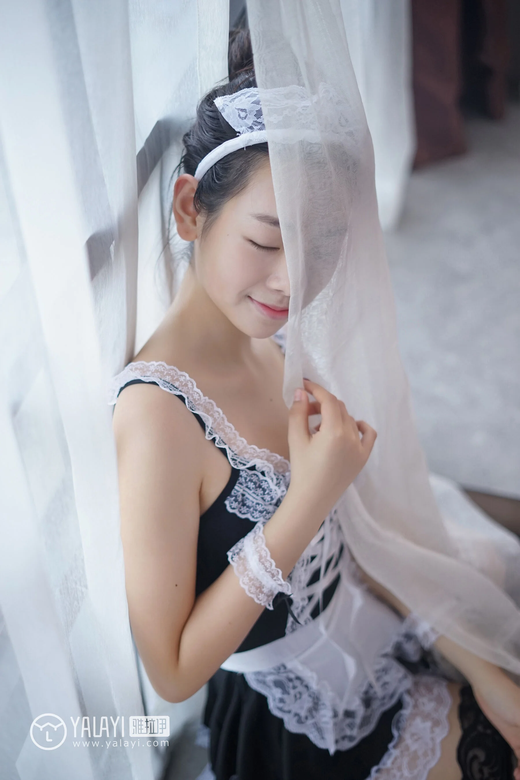 严冰冰《少女女仆》 - Photo 8