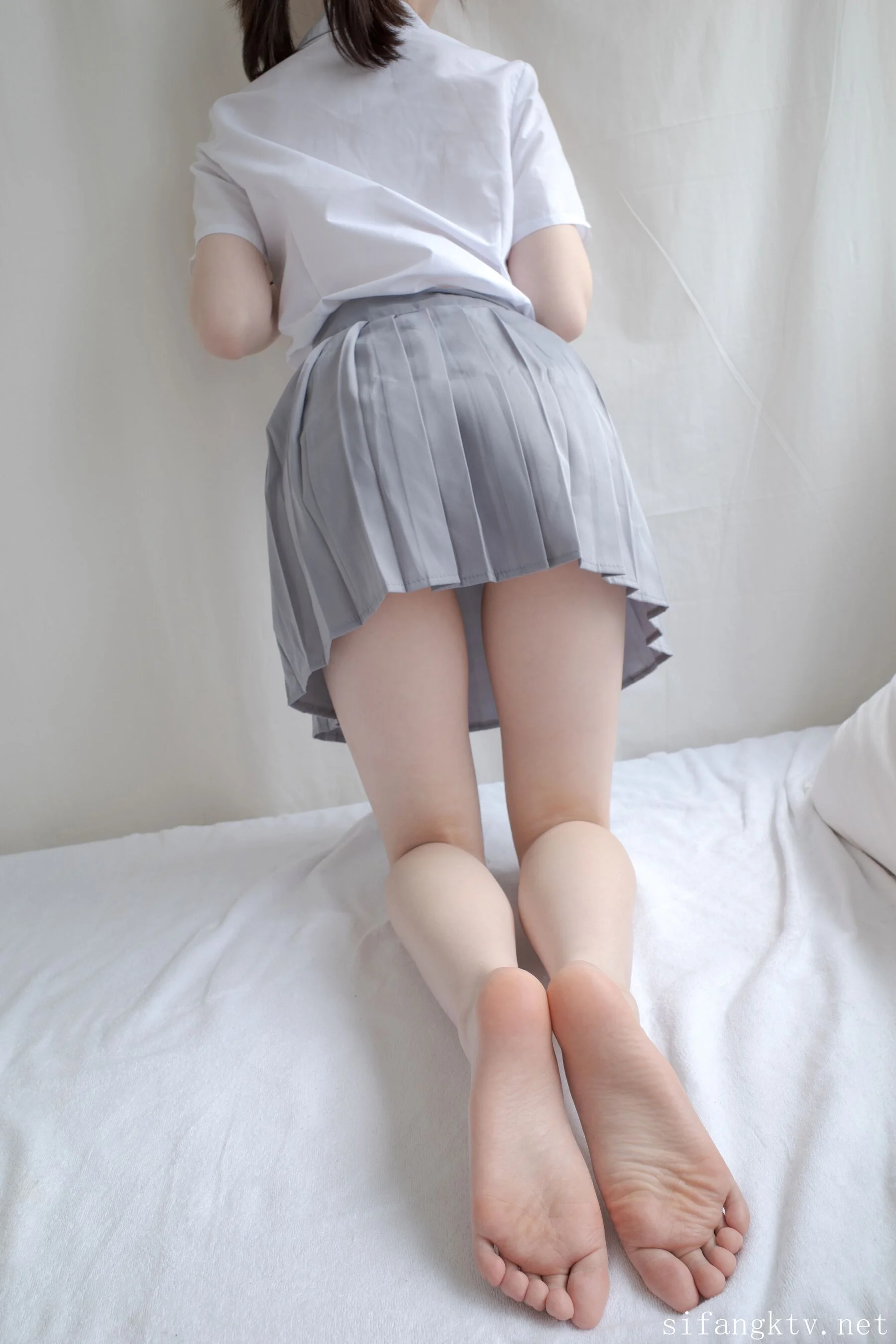 小糕《JK制服香蕉》 - Photo 108