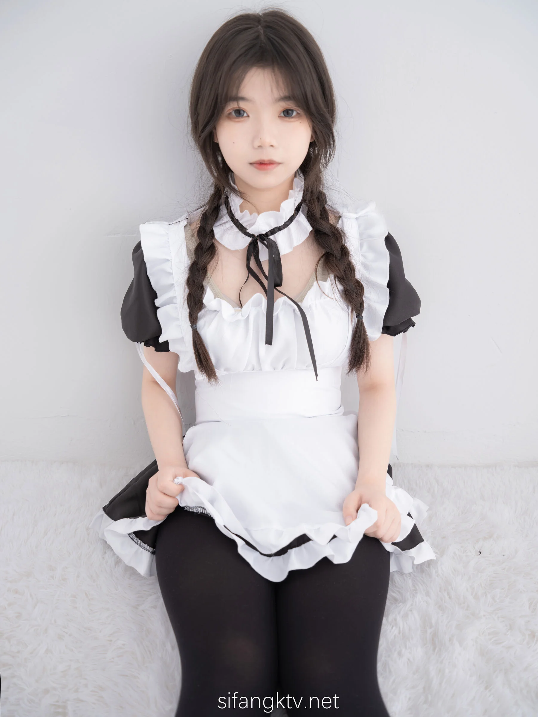 奶昔《黑丝女仆》