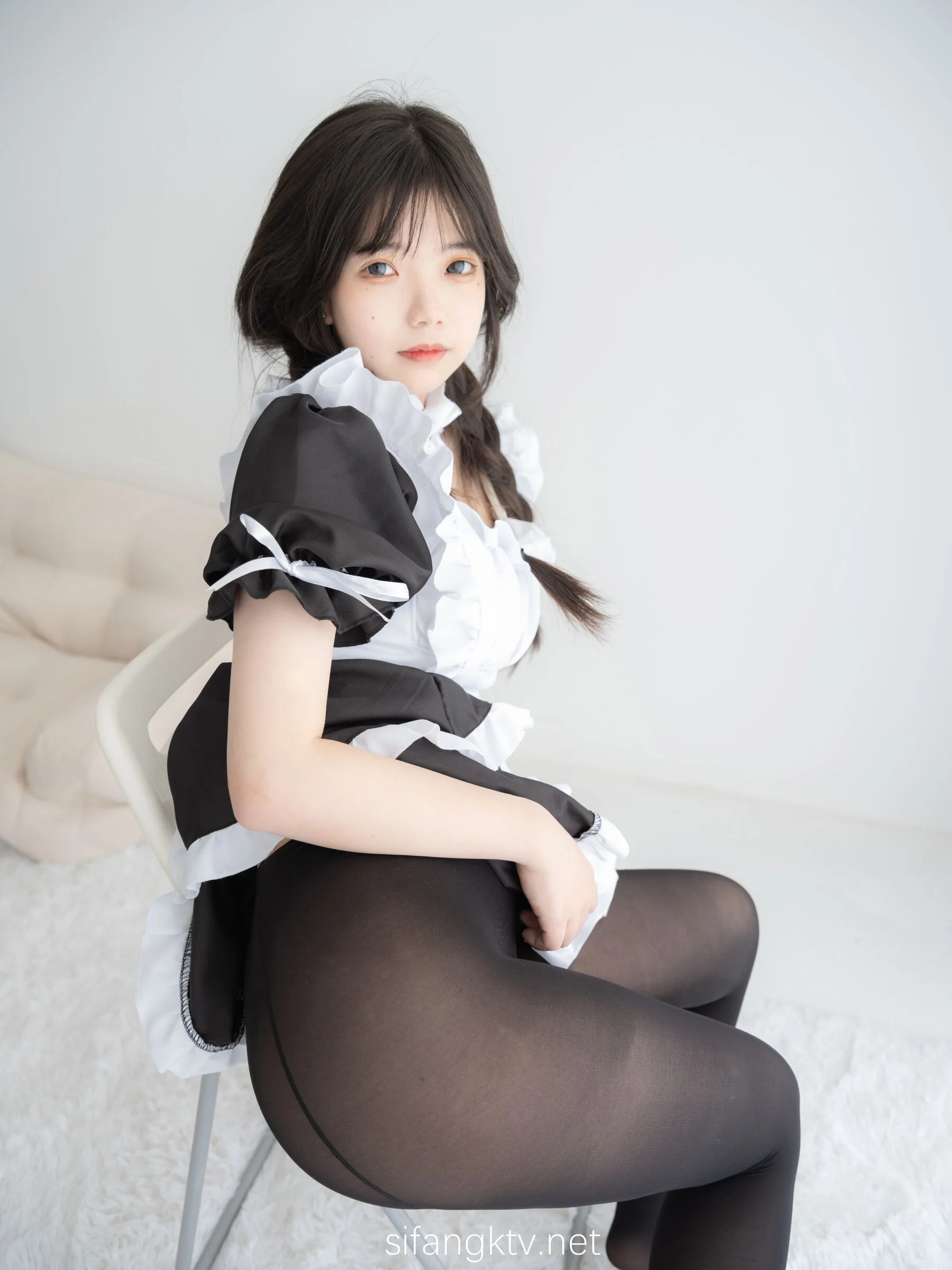 奶昔《黑丝女仆》 - Photo 37