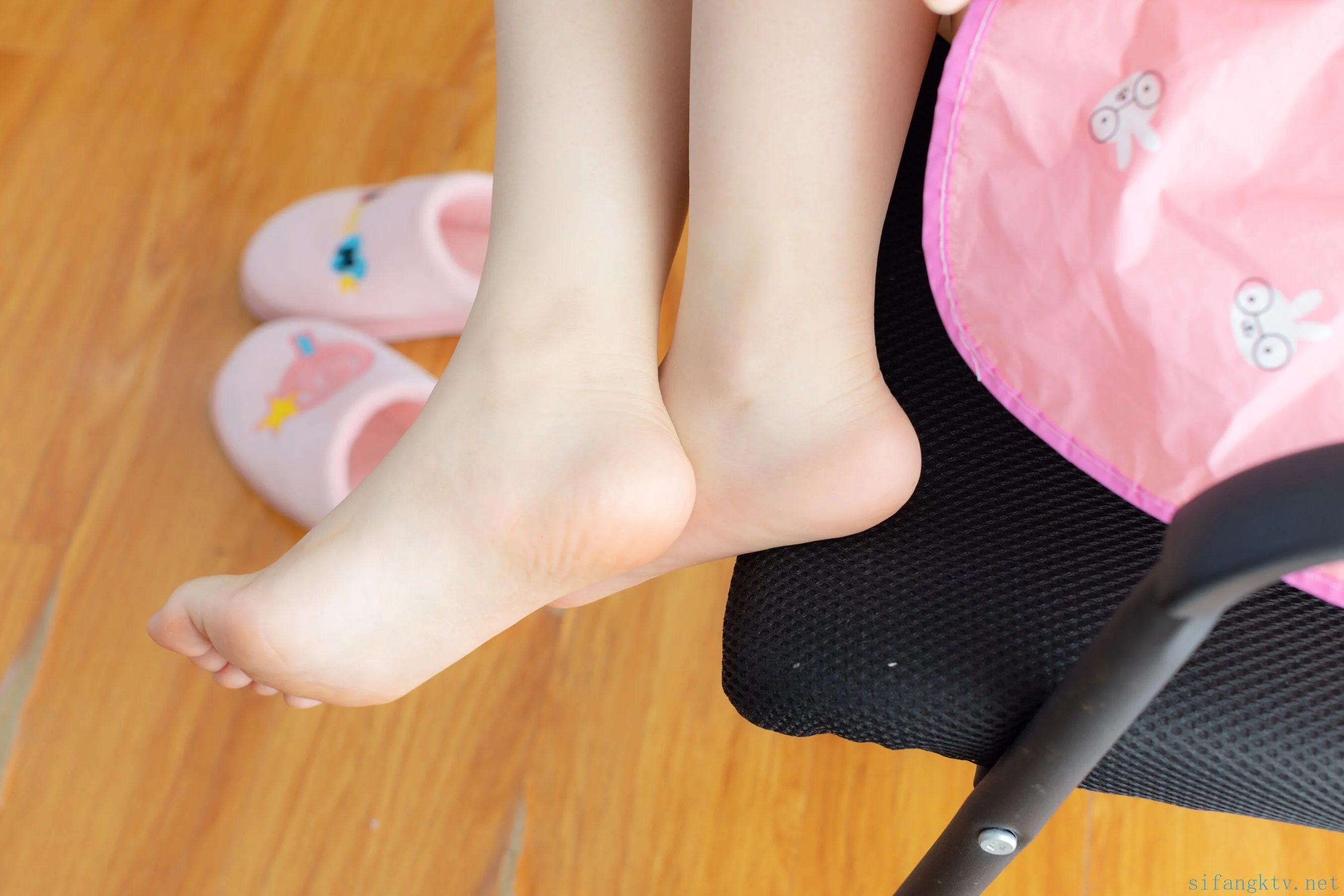 小鱼《粉色肚兜》 - Photo 87