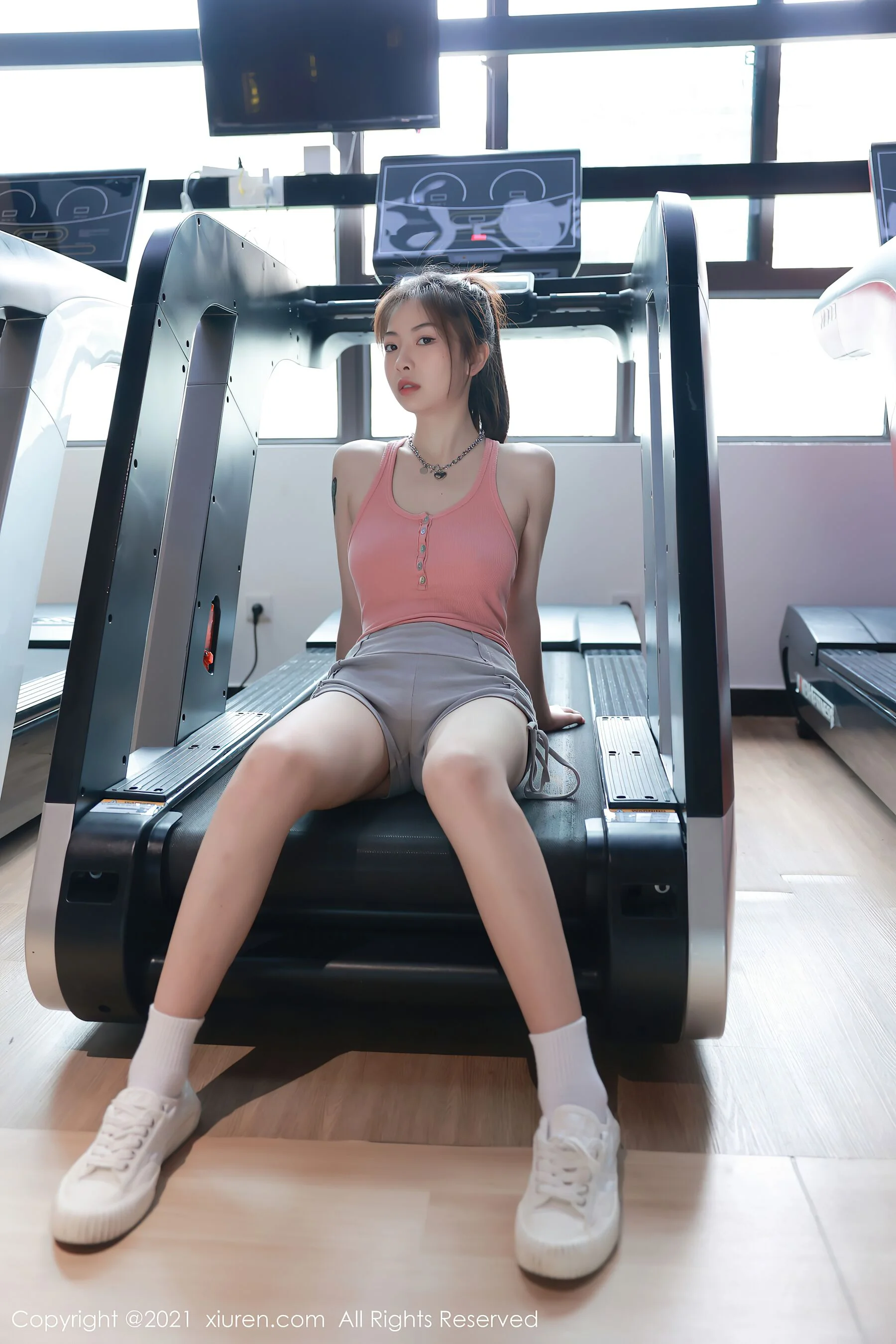 明日花桃桃 - Photo 2